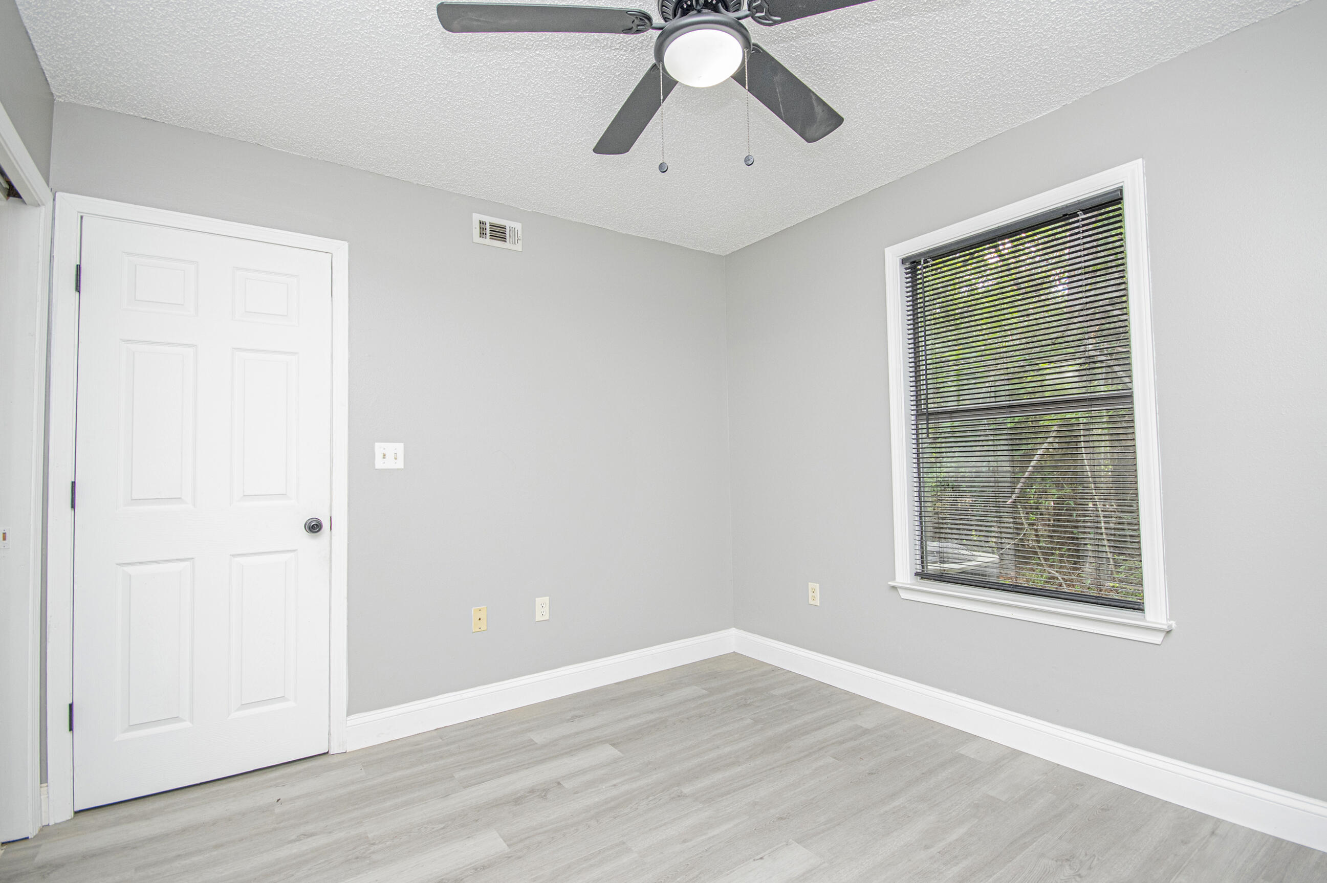 KENNEDY LAKES 1ST ADDN - Residential