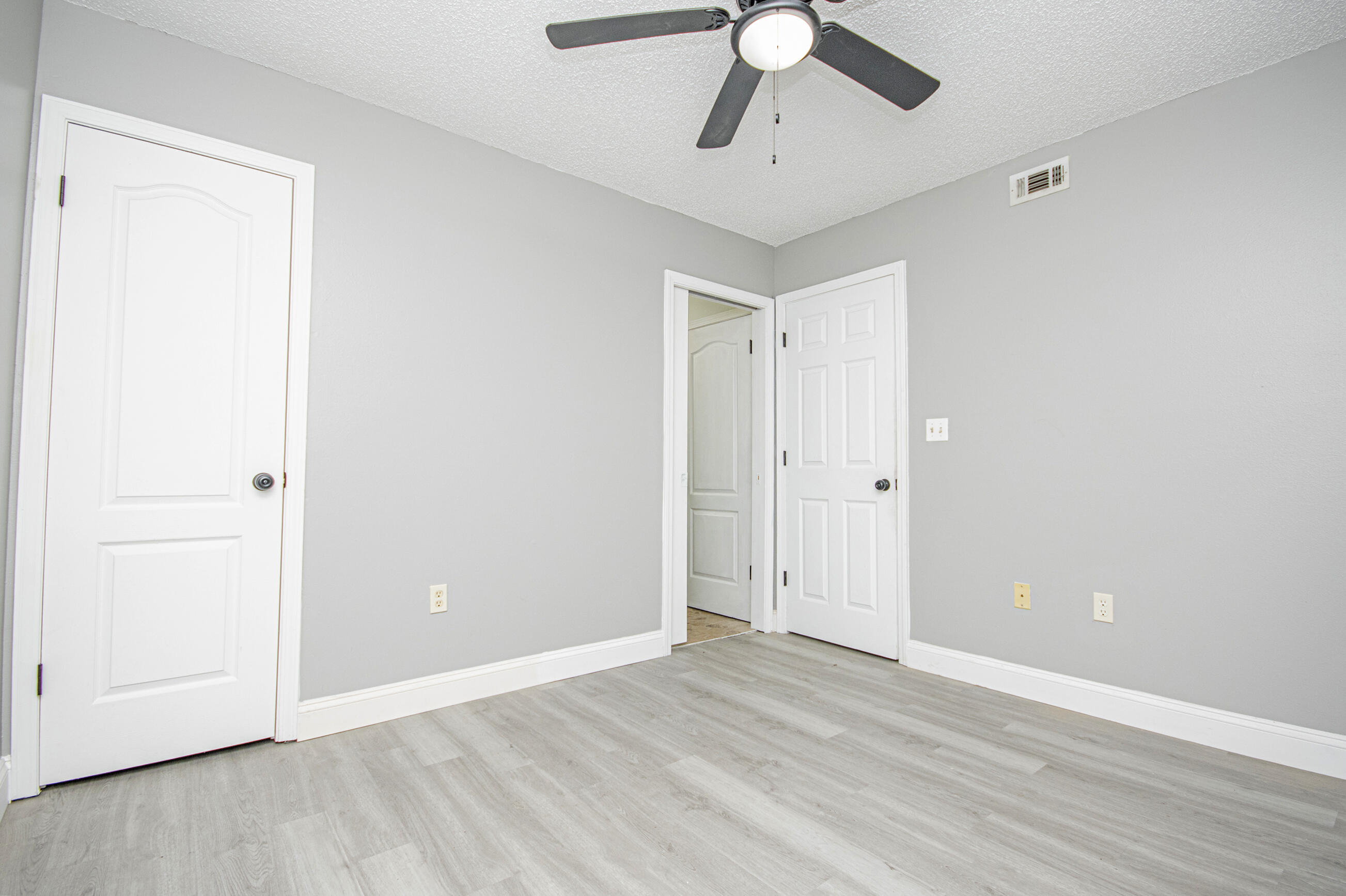 KENNEDY LAKES 1ST ADDN - Residential
