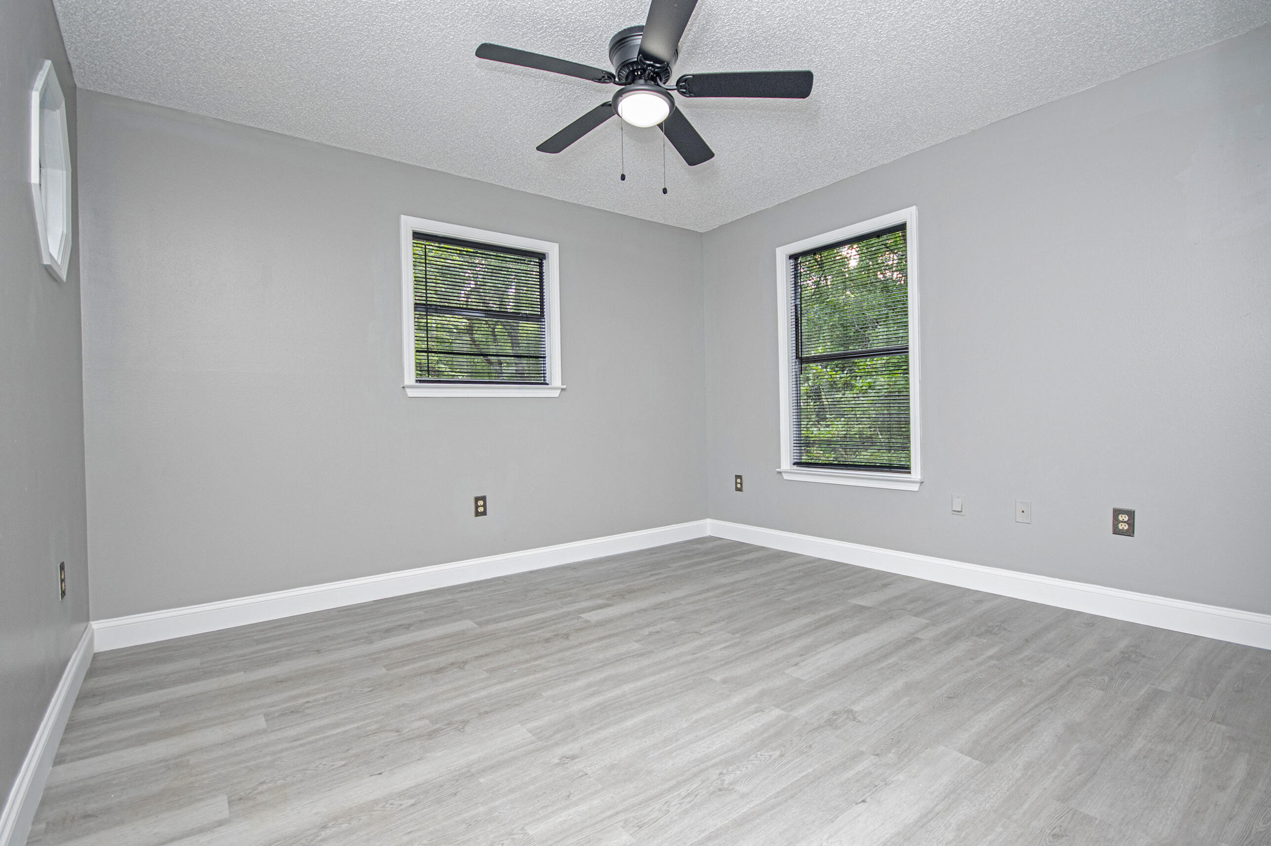 KENNEDY LAKES 1ST ADDN - Residential