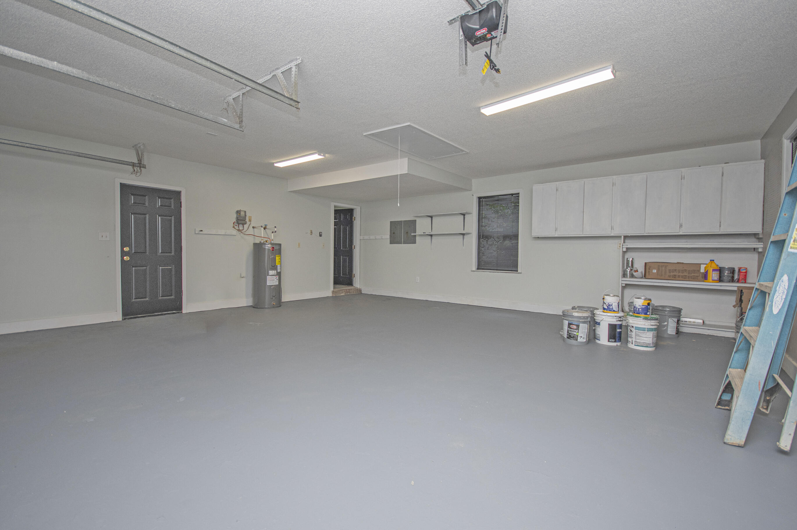 KENNEDY LAKES 1ST ADDN - Residential