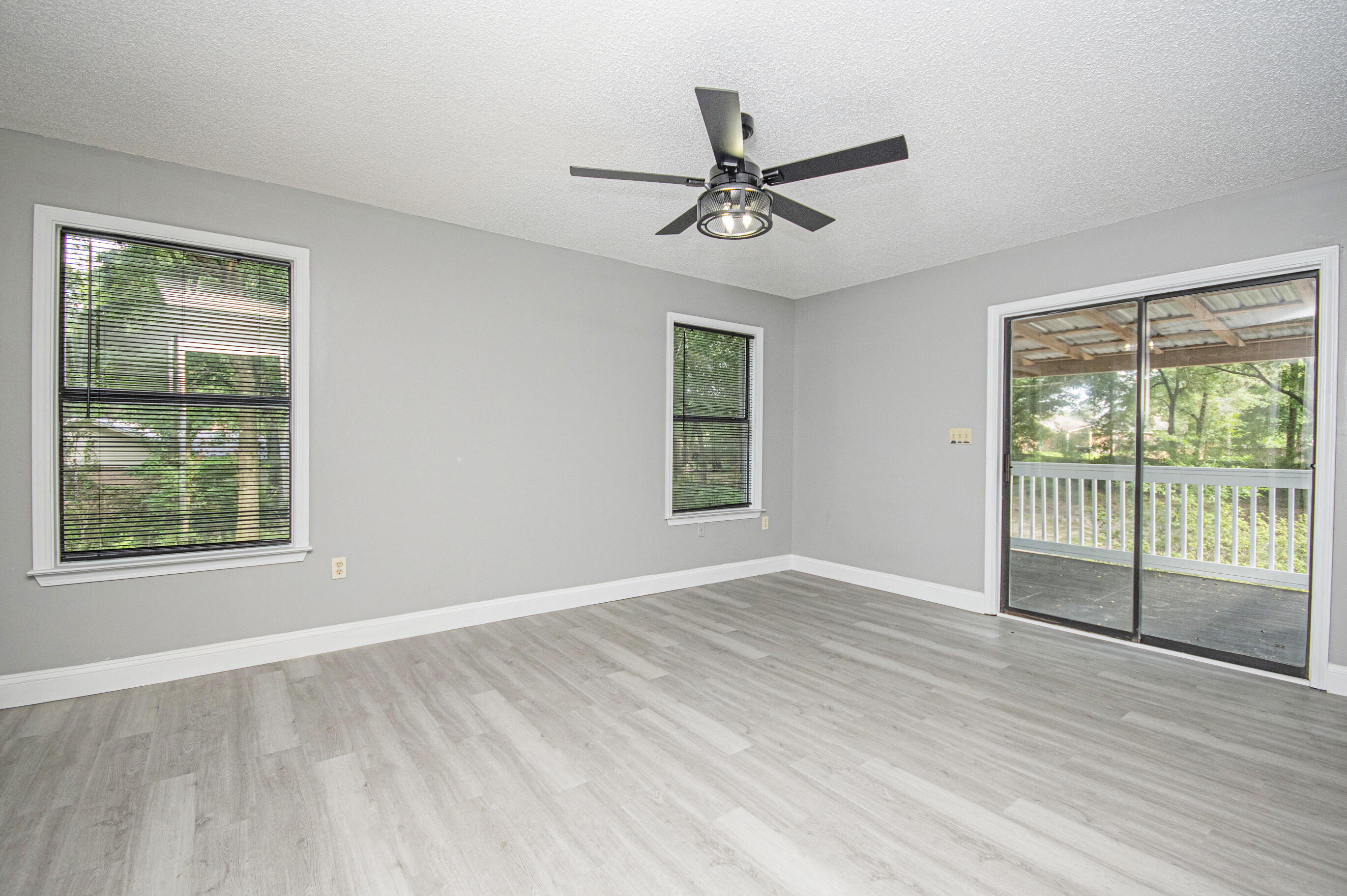 KENNEDY LAKES 1ST ADDN - Residential