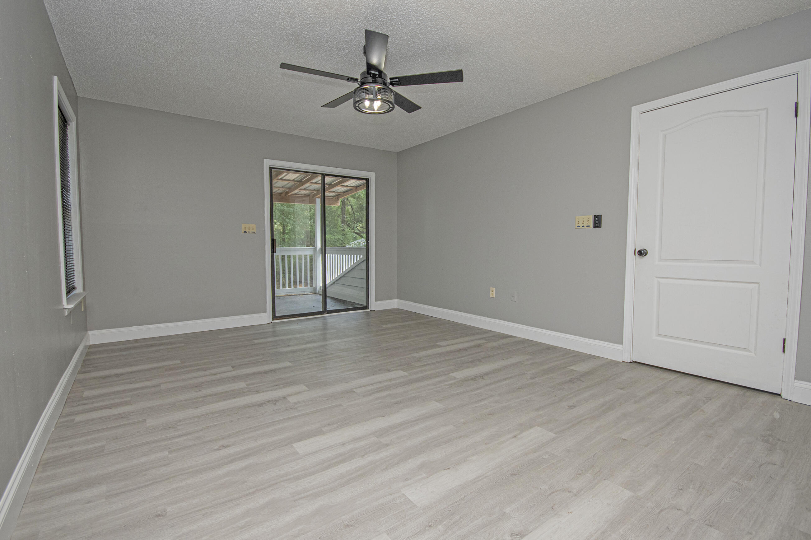 KENNEDY LAKES 1ST ADDN - Residential
