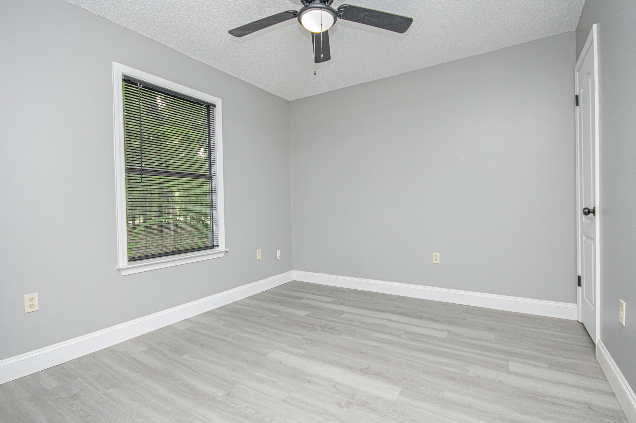 KENNEDY LAKES 1ST ADDN - Residential