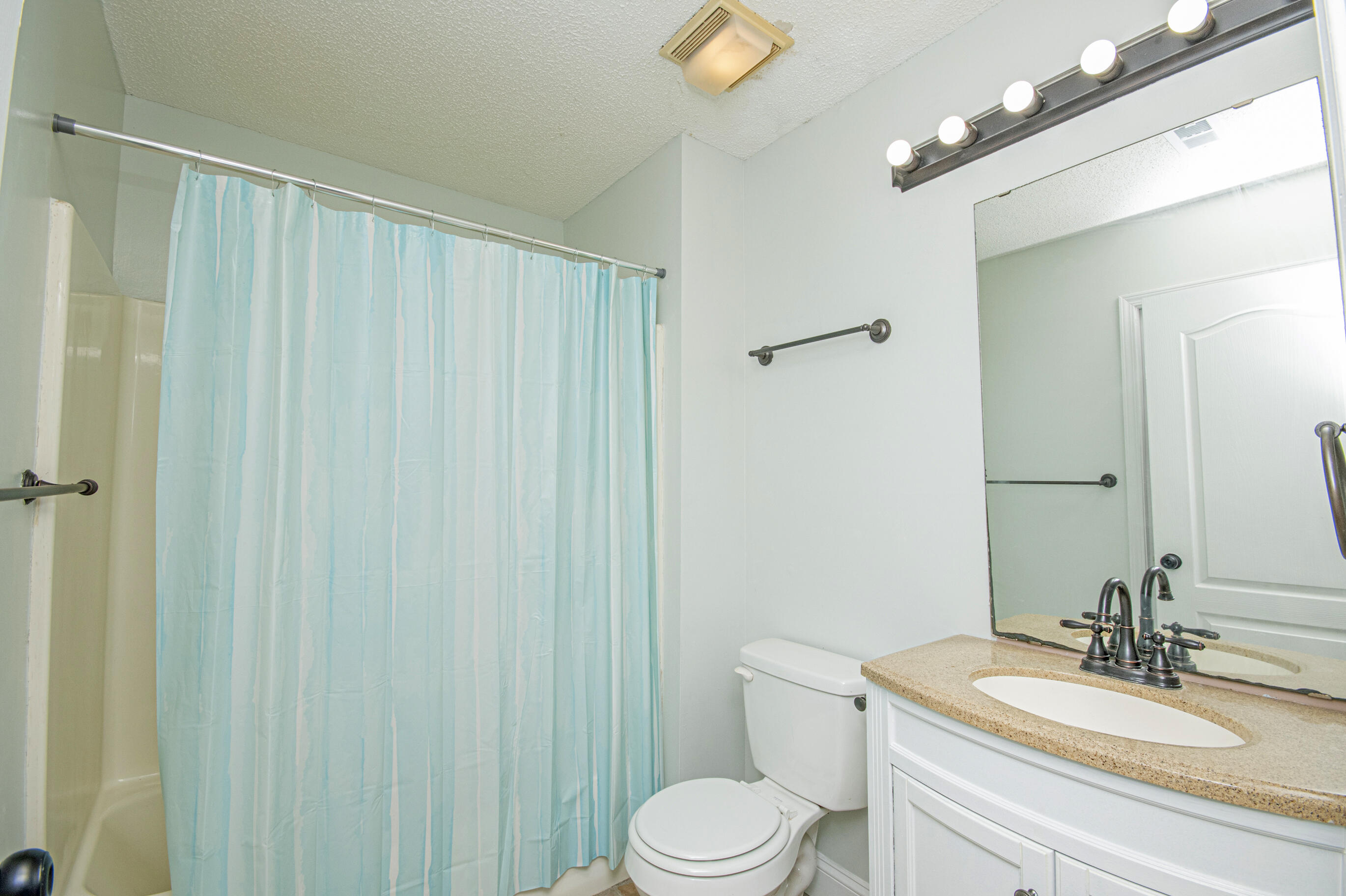 KENNEDY LAKES 1ST ADDN - Residential