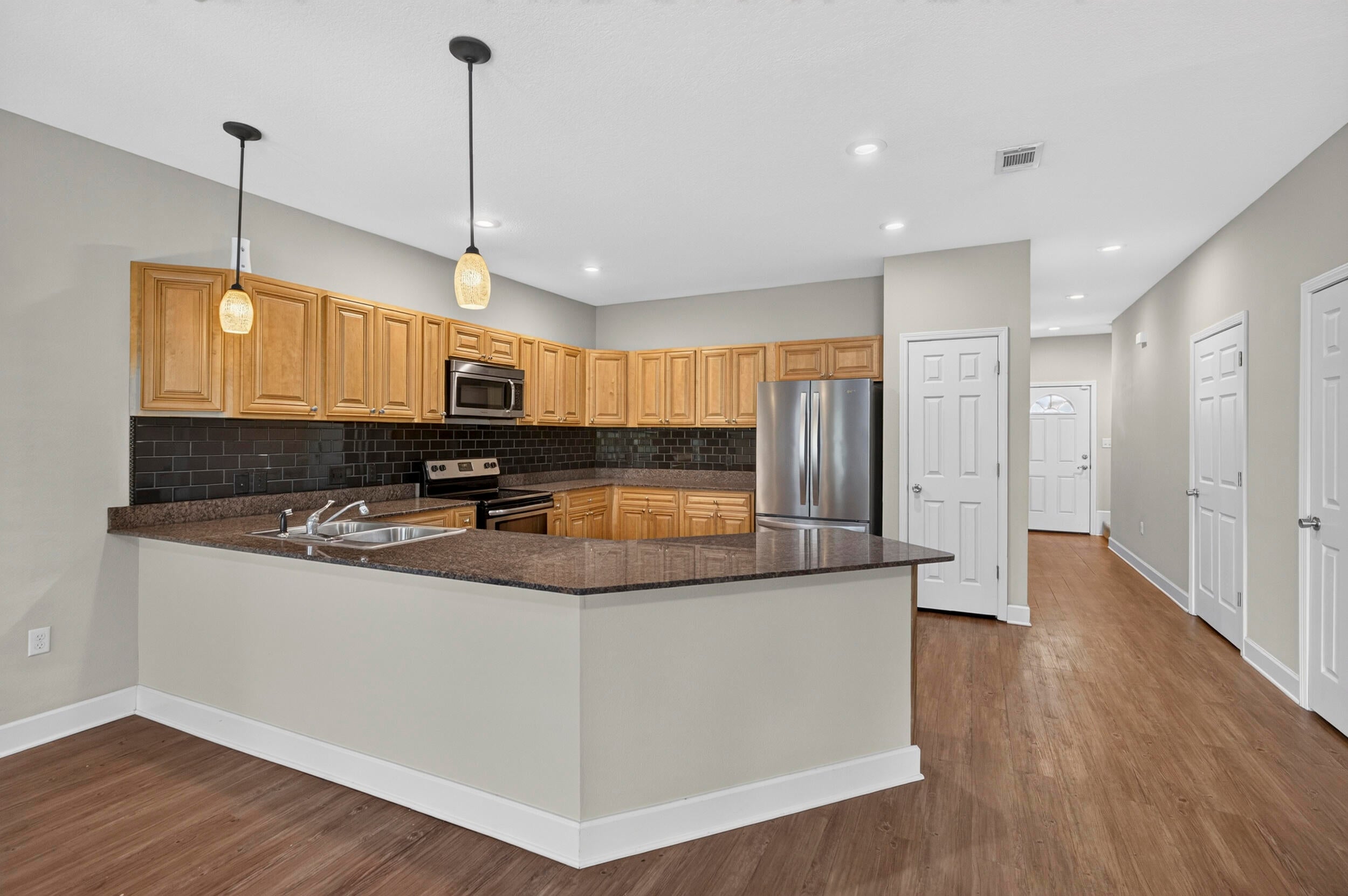 ARBOR LAKE - Residential