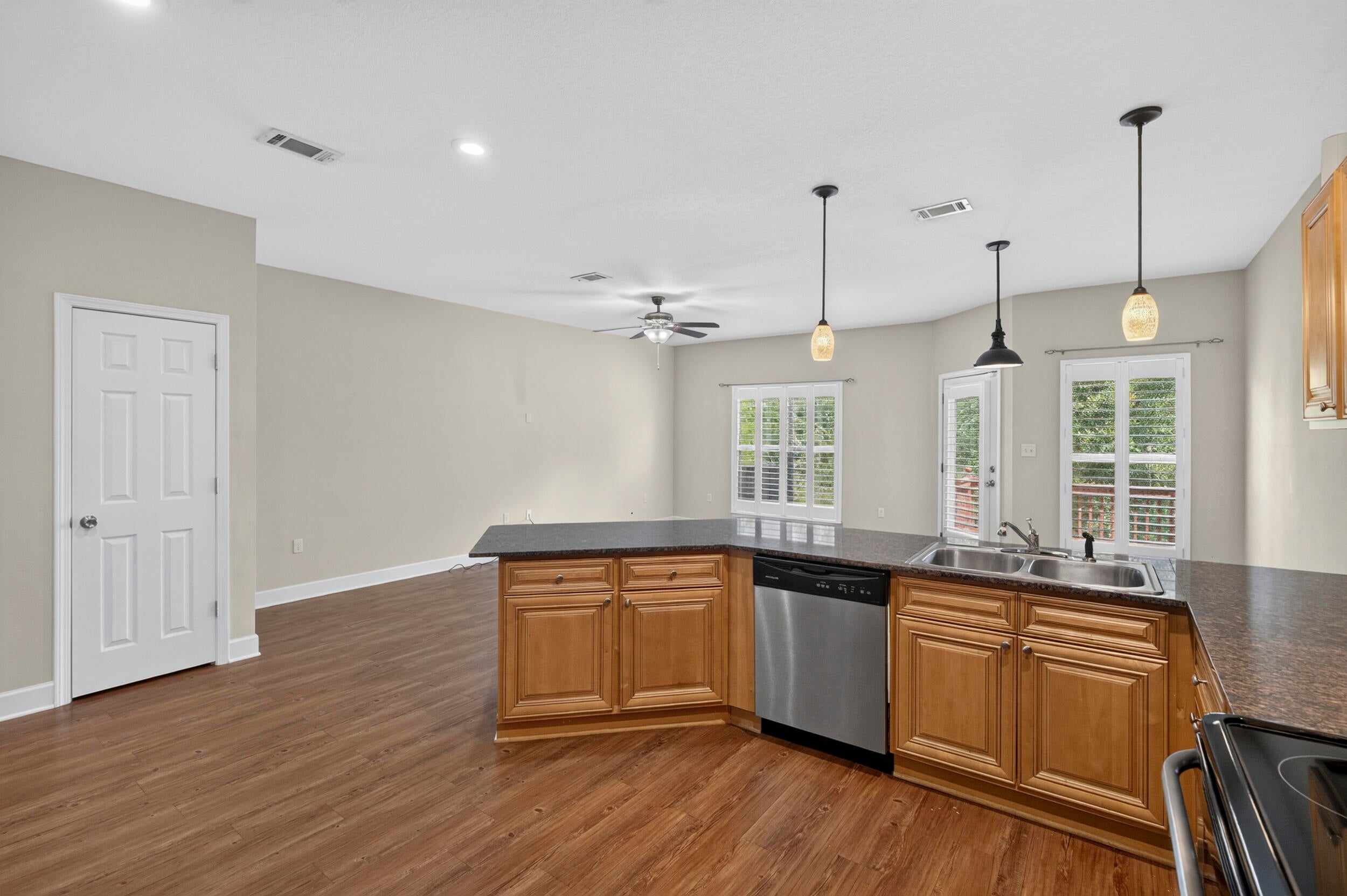 ARBOR LAKE - Residential