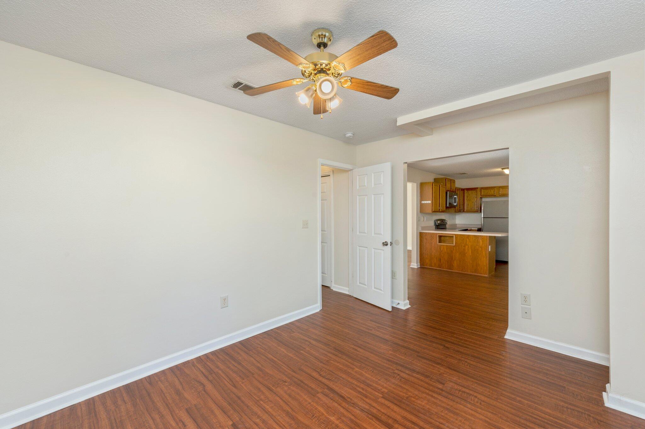 OAKRIDGE - Residential Lease