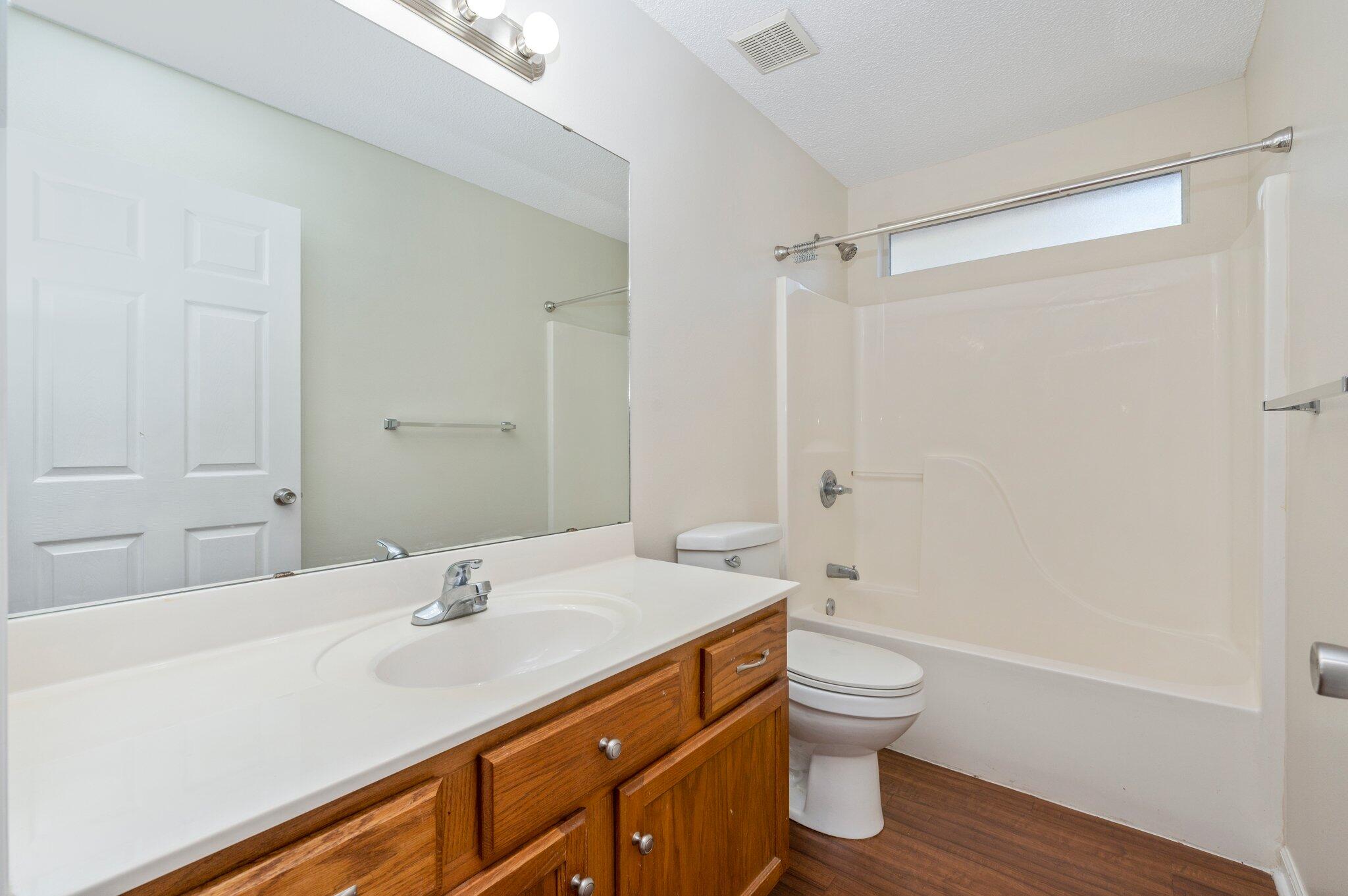 OAKRIDGE - Residential Lease