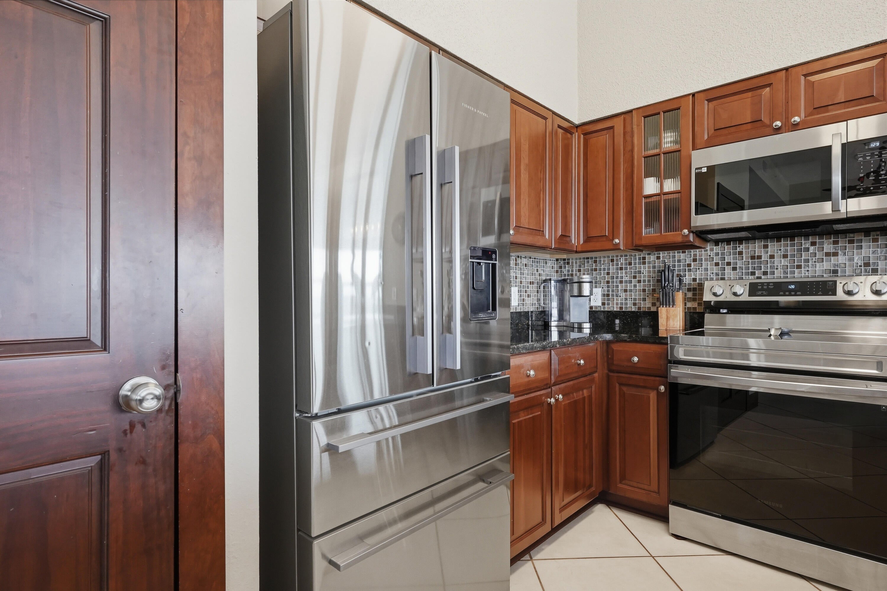 EMERALD TOWERS WEST CONDO - Residential