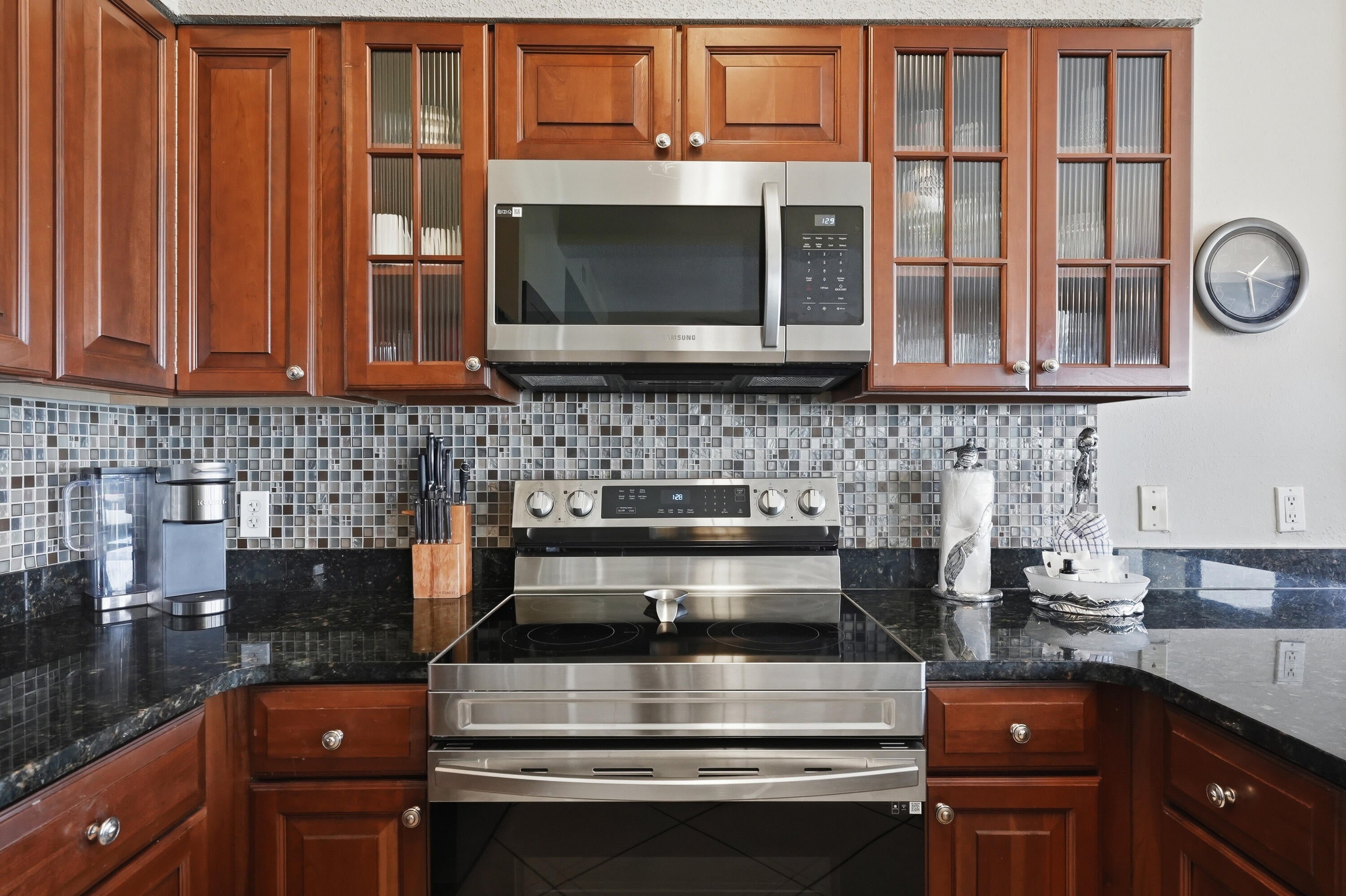 EMERALD TOWERS WEST CONDO - Residential