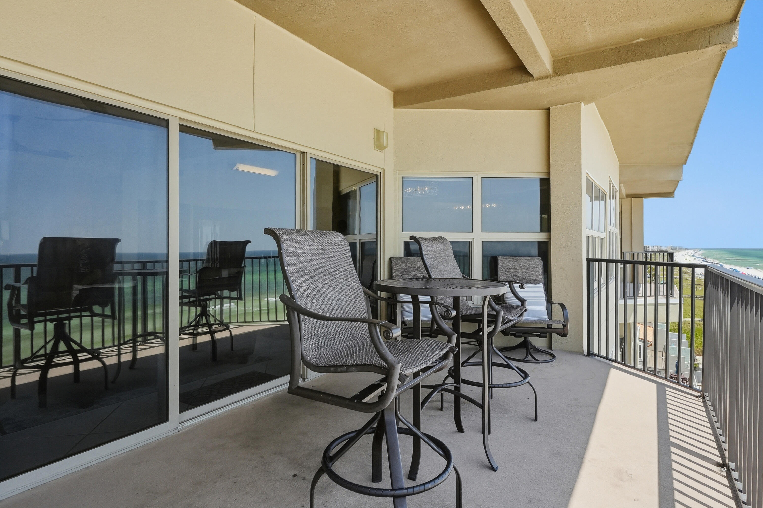 EMERALD TOWERS WEST CONDO - Residential