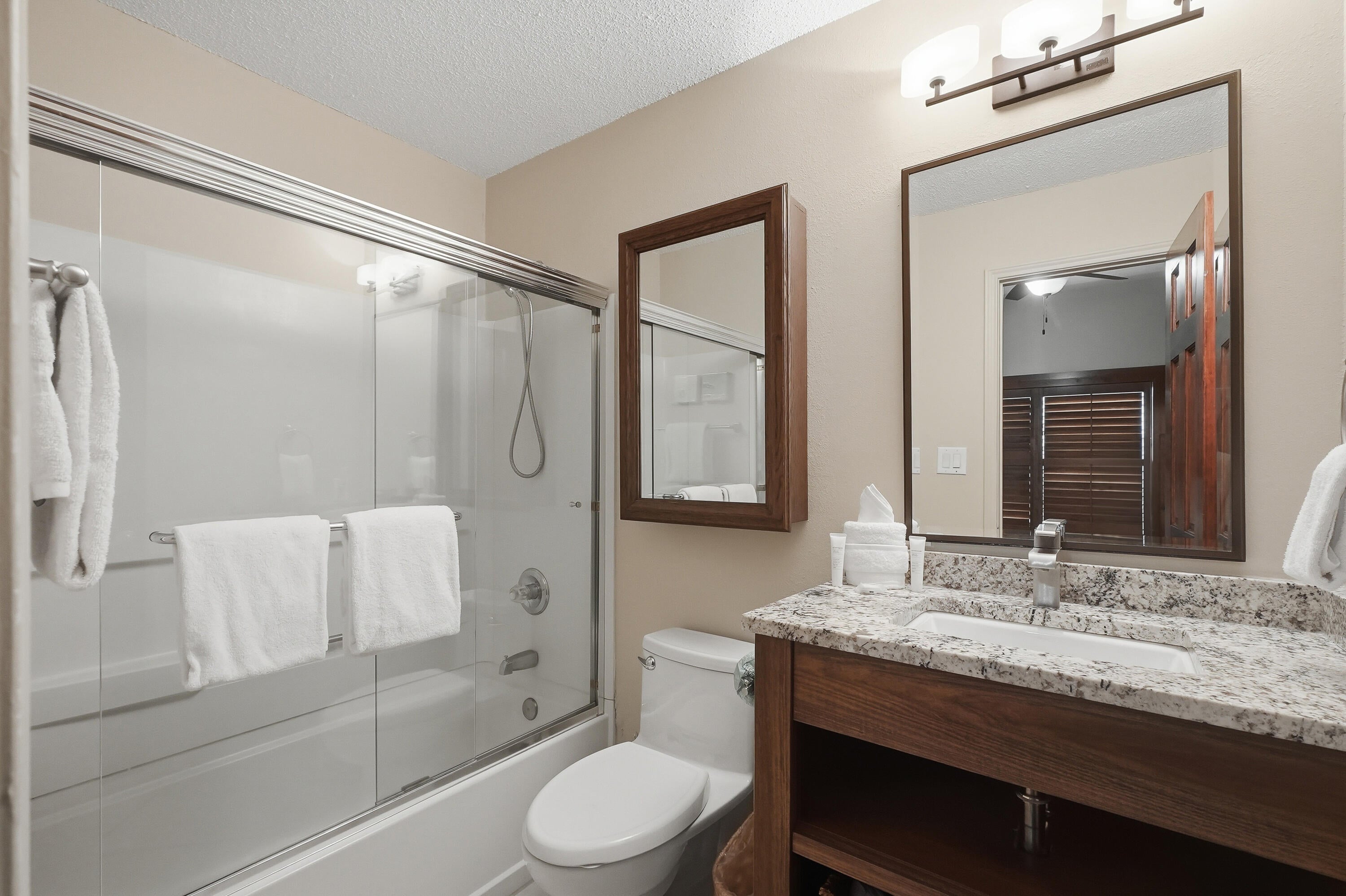 EMERALD TOWERS WEST CONDO - Residential