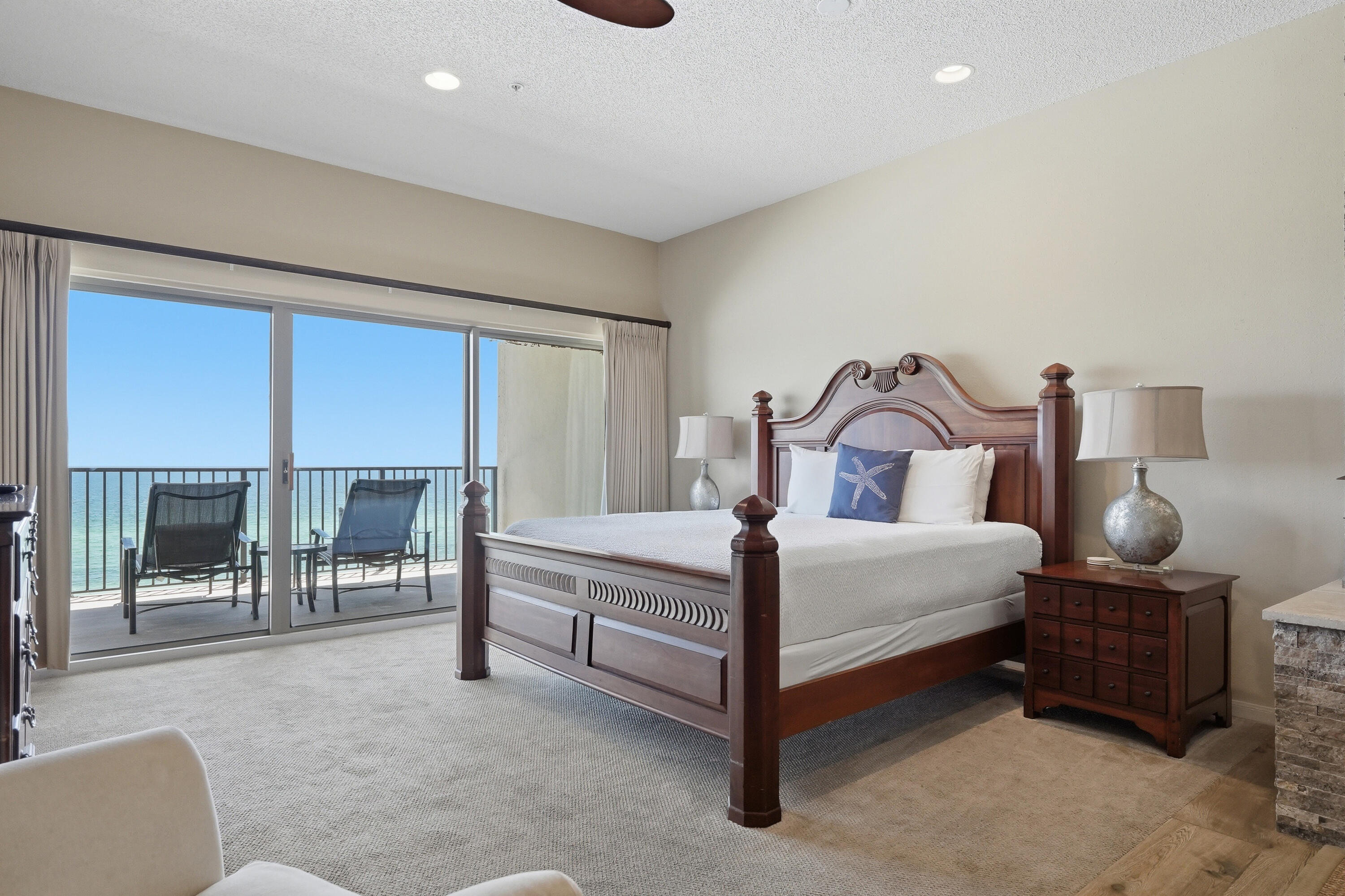 EMERALD TOWERS WEST CONDO - Residential