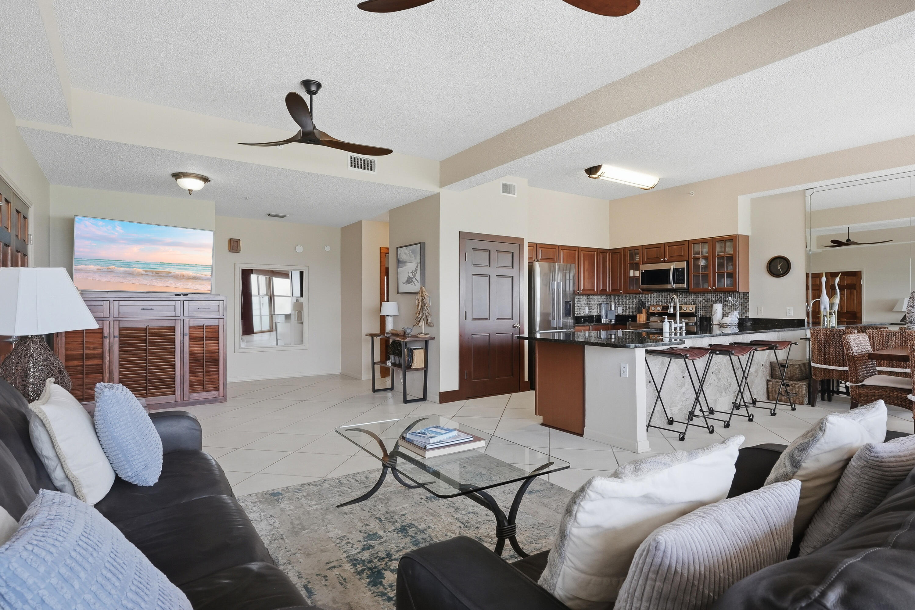 EMERALD TOWERS WEST CONDO - Residential