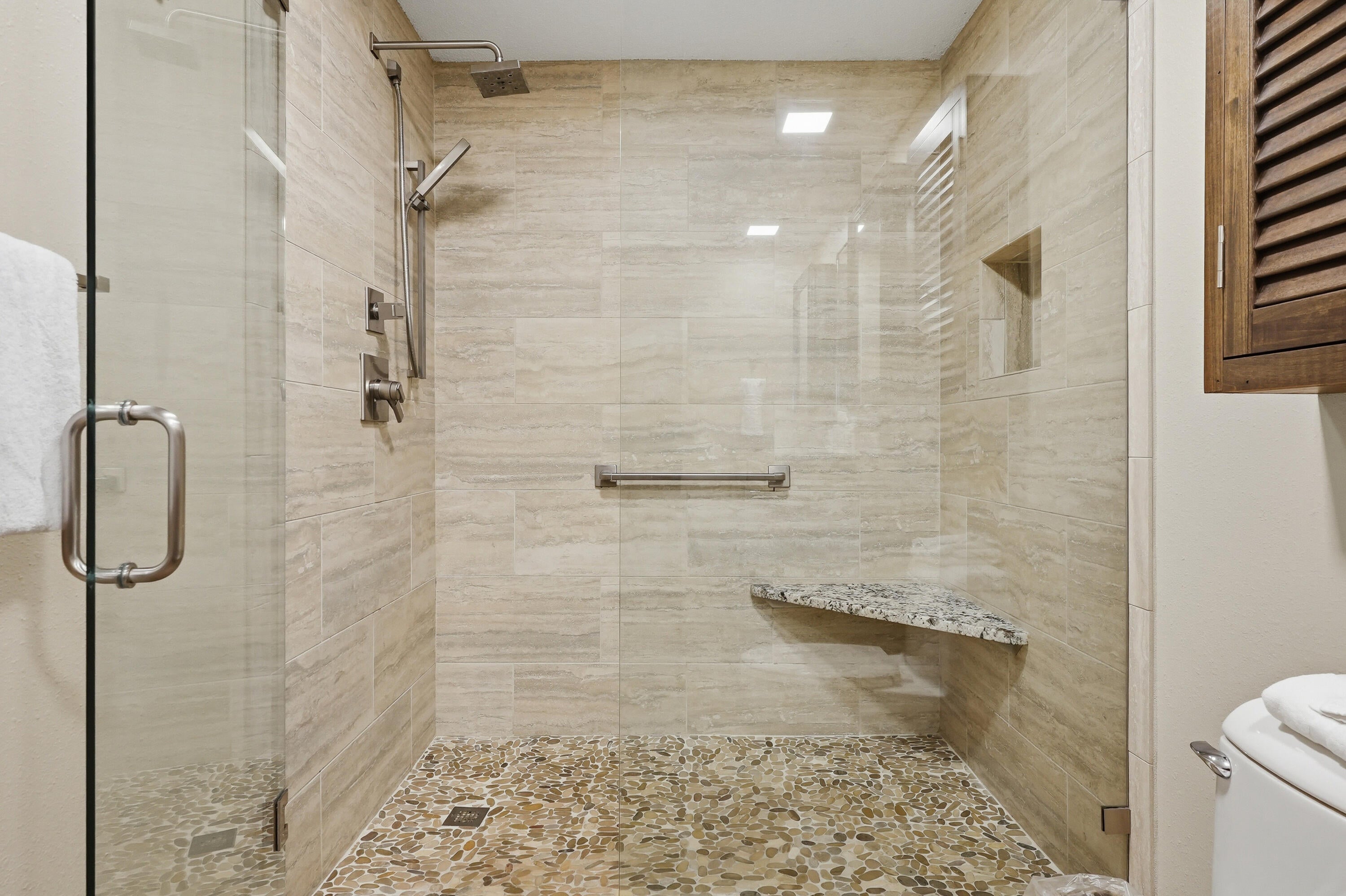 EMERALD TOWERS WEST CONDO - Residential