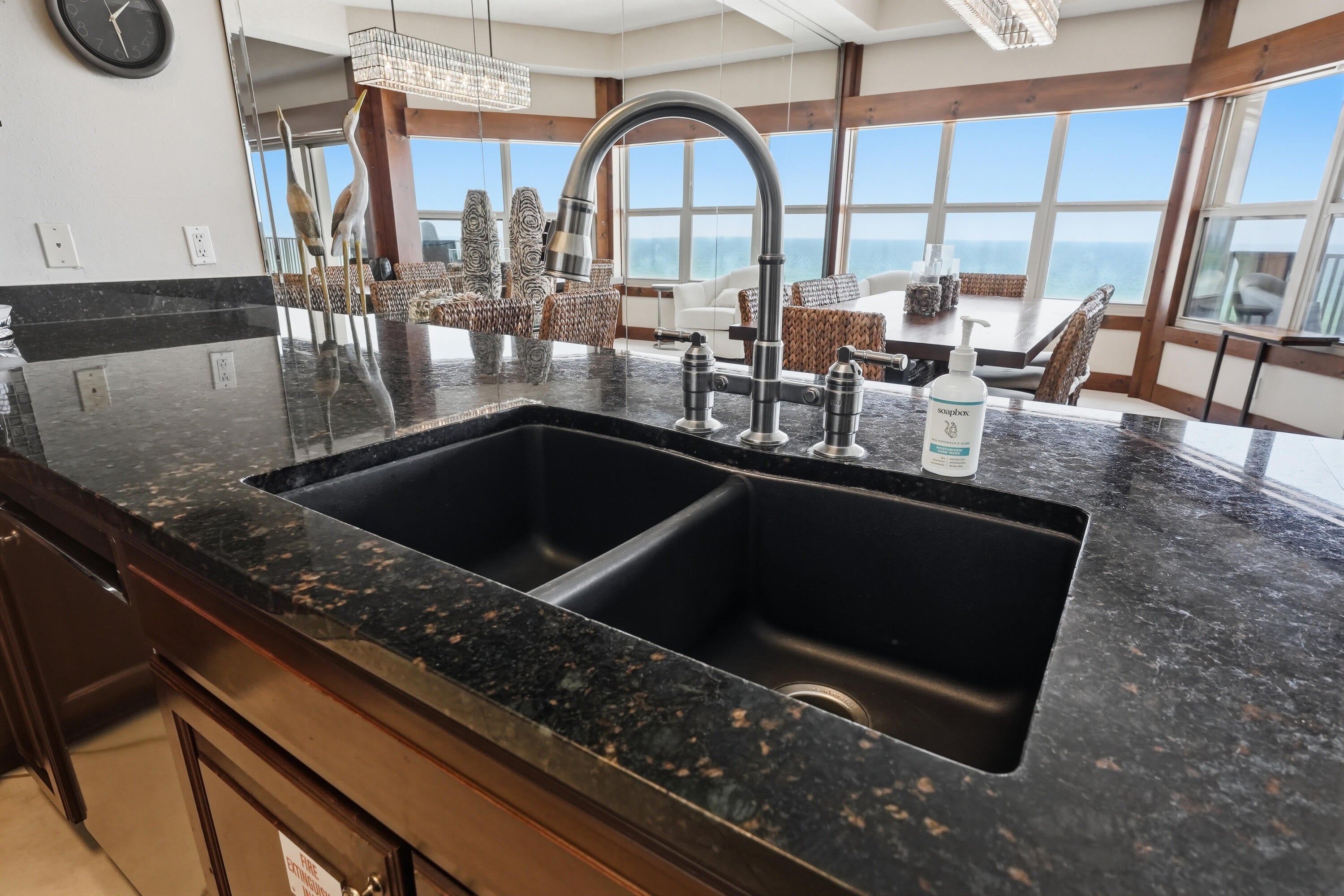 EMERALD TOWERS WEST CONDO - Residential