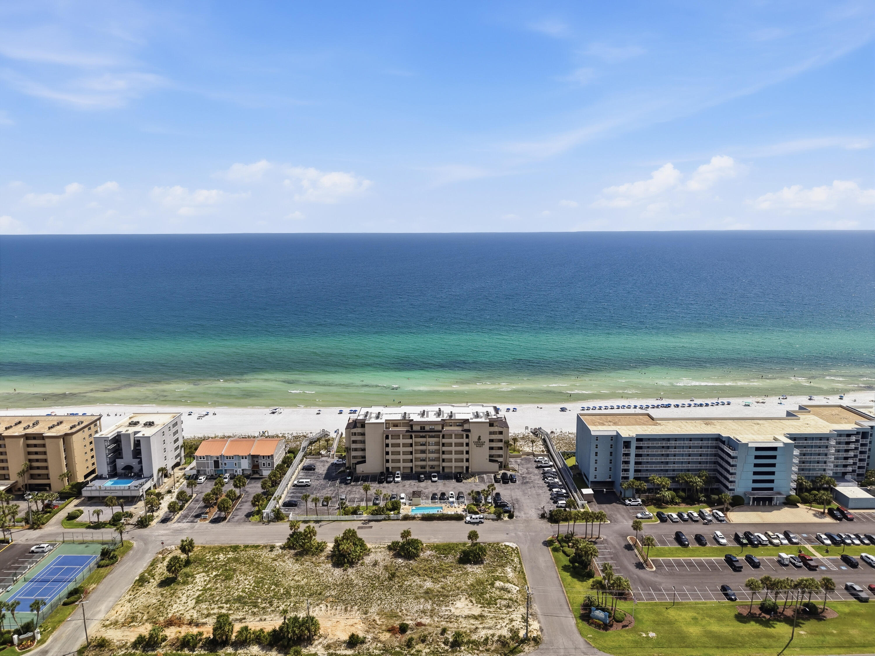EMERALD TOWERS WEST CONDO - Residential