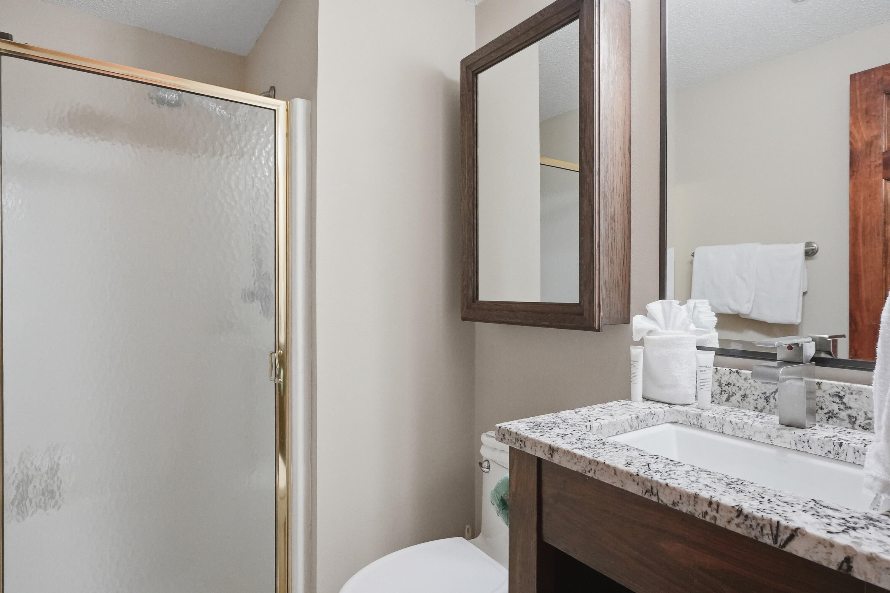 EMERALD TOWERS WEST CONDO - Residential