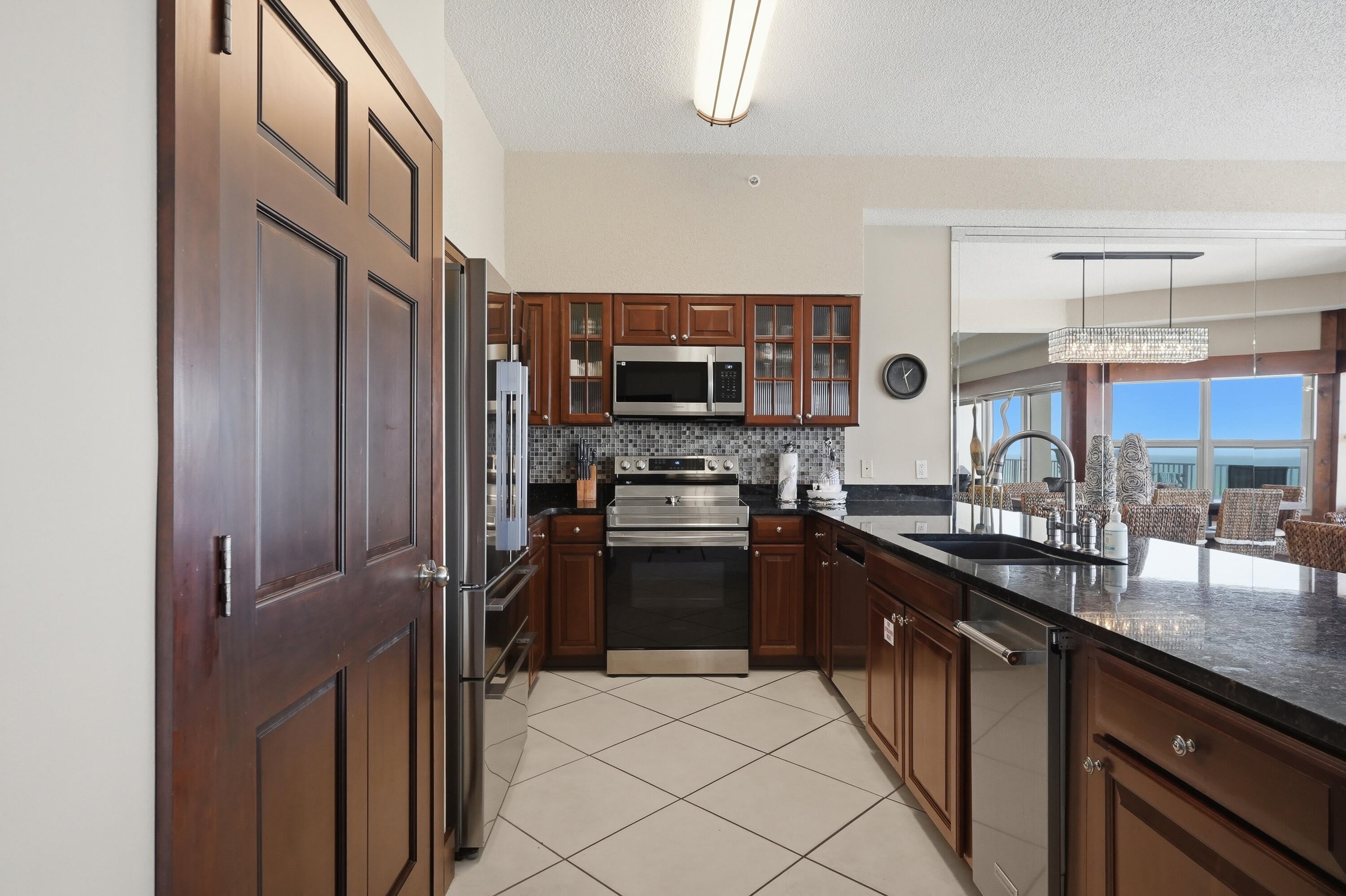 EMERALD TOWERS WEST CONDO - Residential