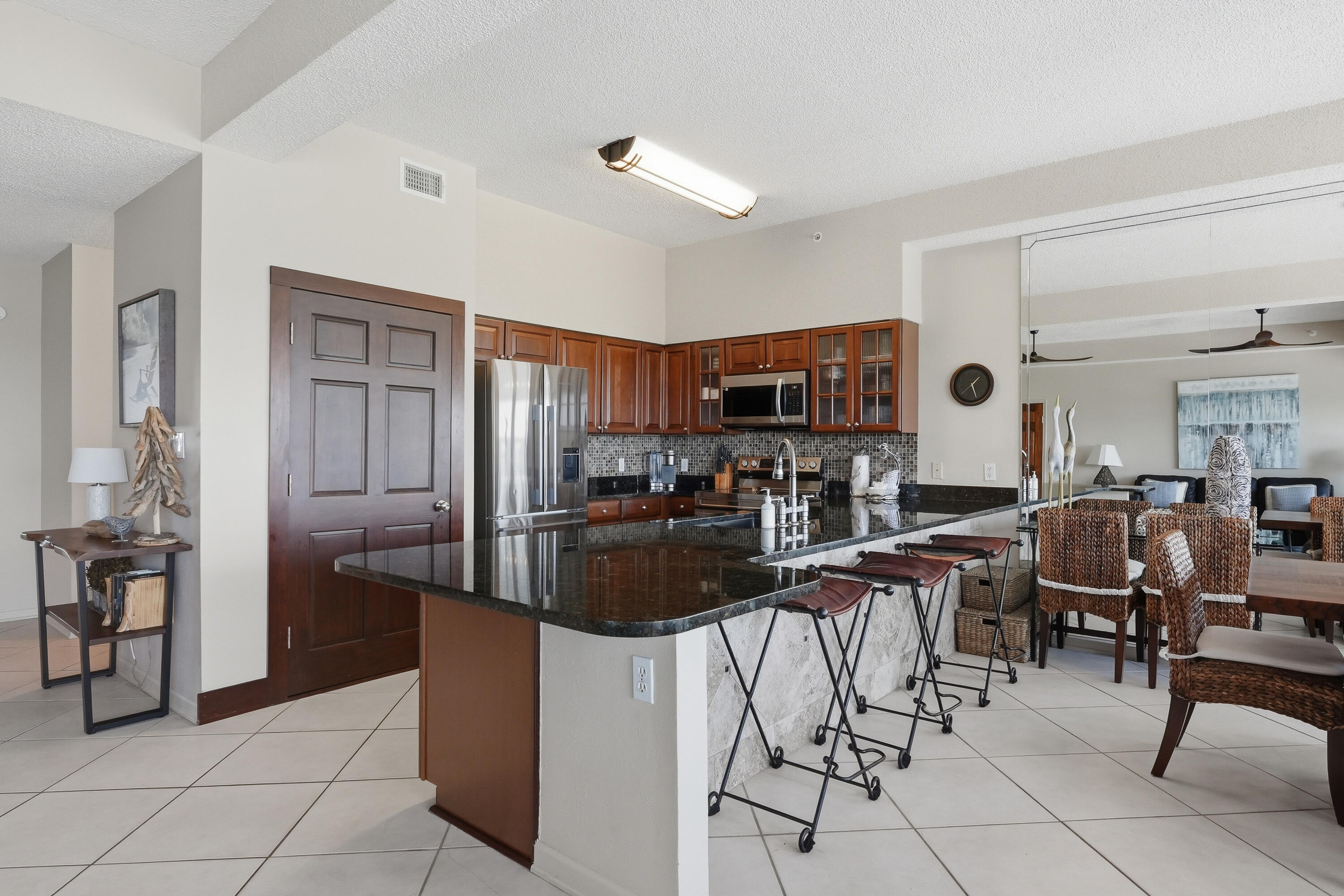 EMERALD TOWERS WEST CONDO - Residential
