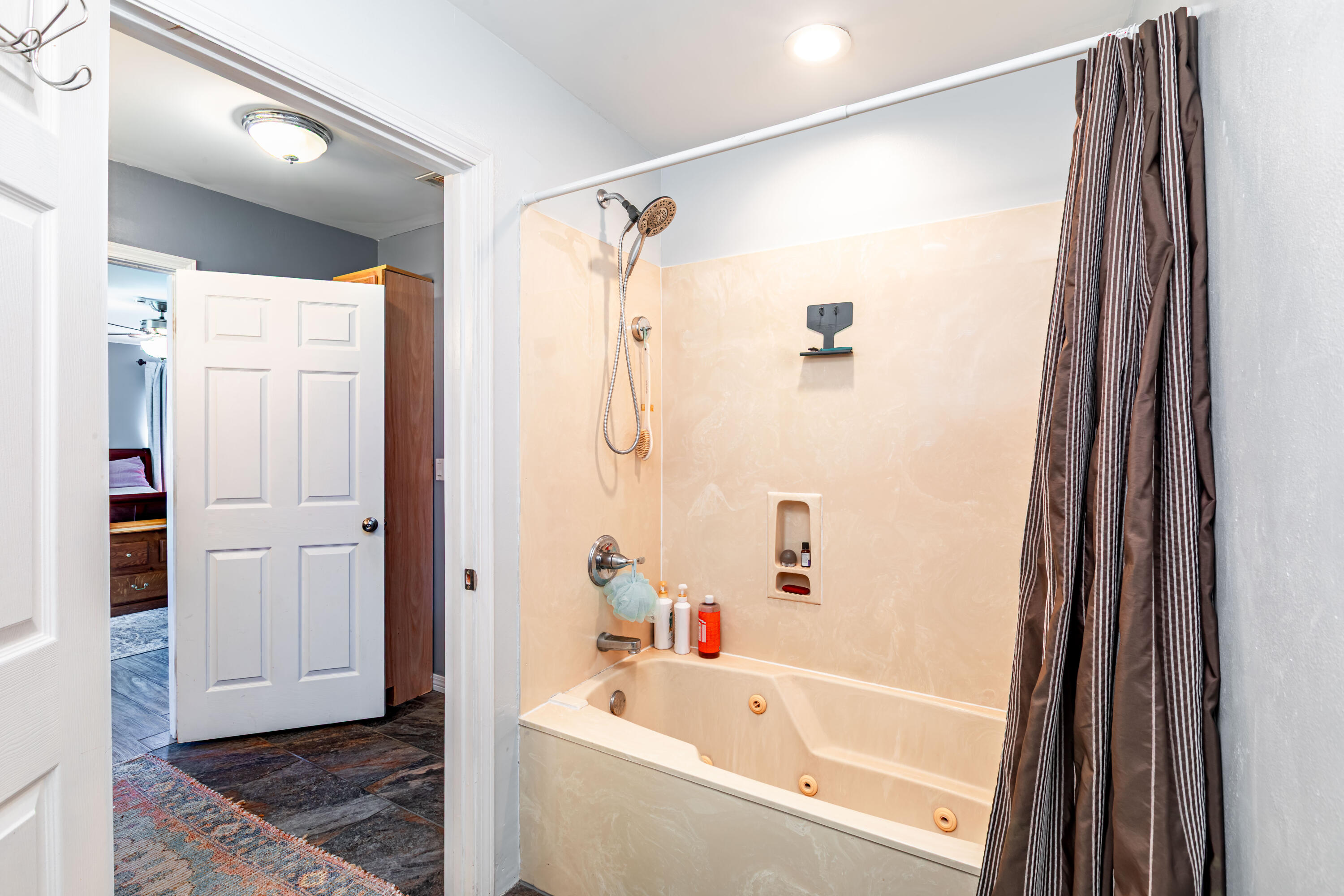 KELL-AIRE GARDENS - Residential Lease