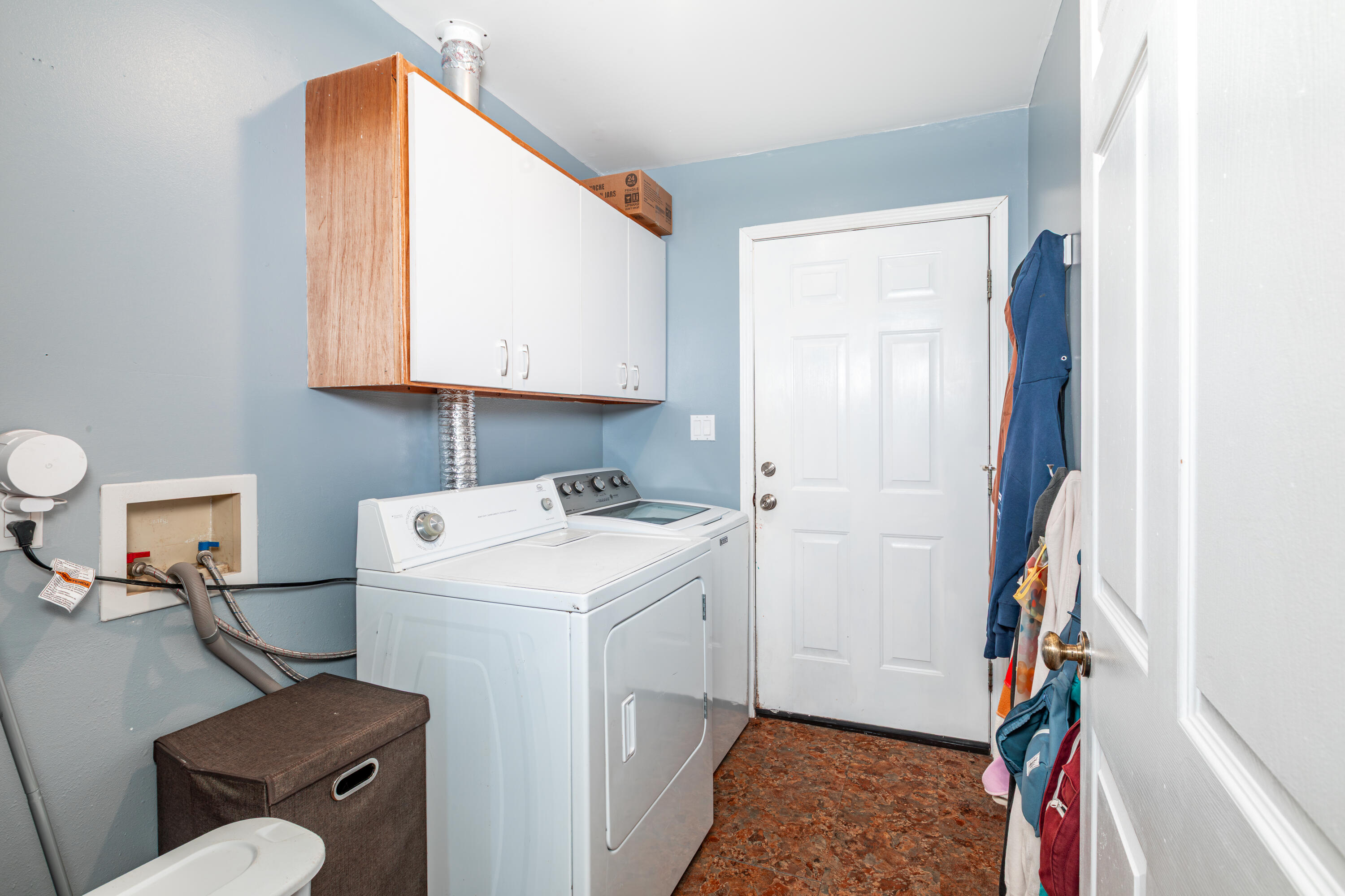 KELL-AIRE GARDENS - Residential Lease