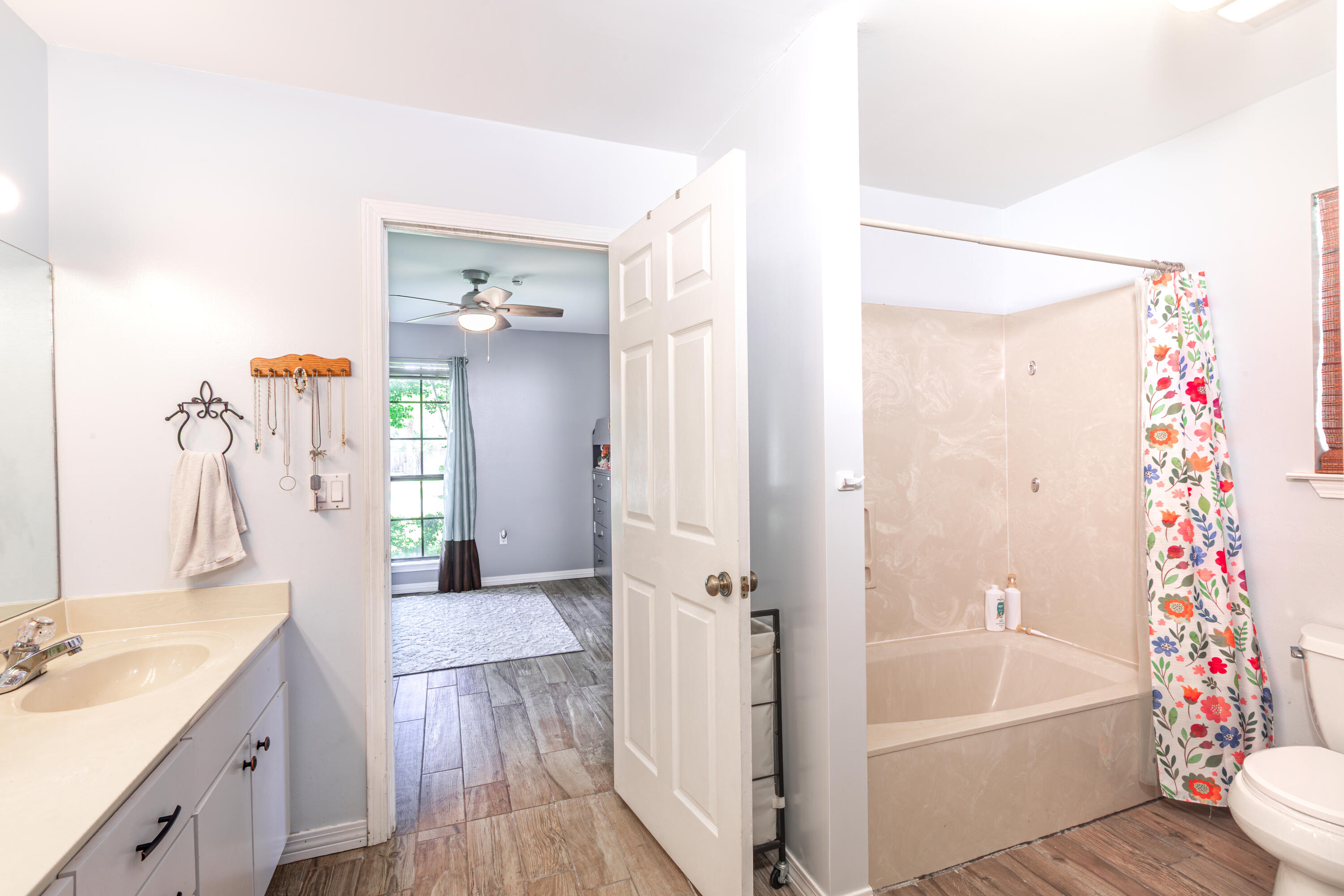 KELL-AIRE GARDENS - Residential Lease