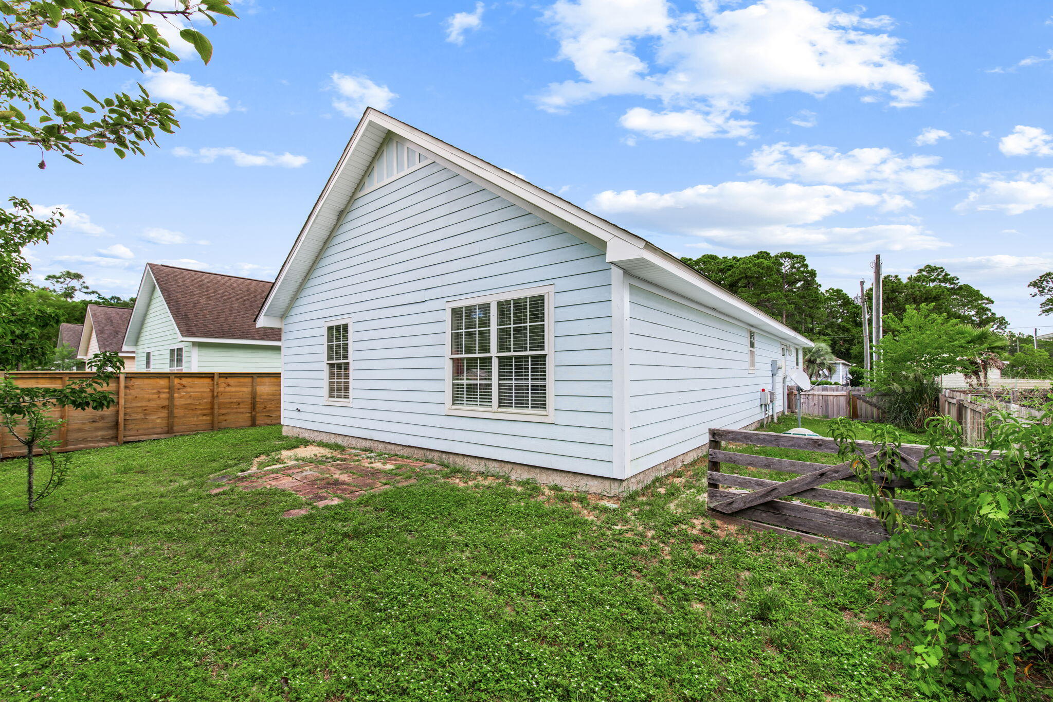 TOWN OF SANTA ROSA - Residential