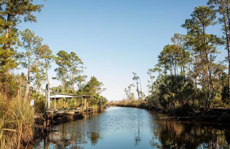 Rivercrest - Land