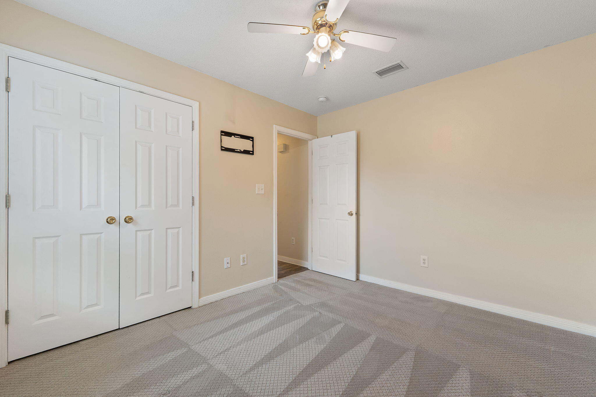 WEST NAVARRE - Residential