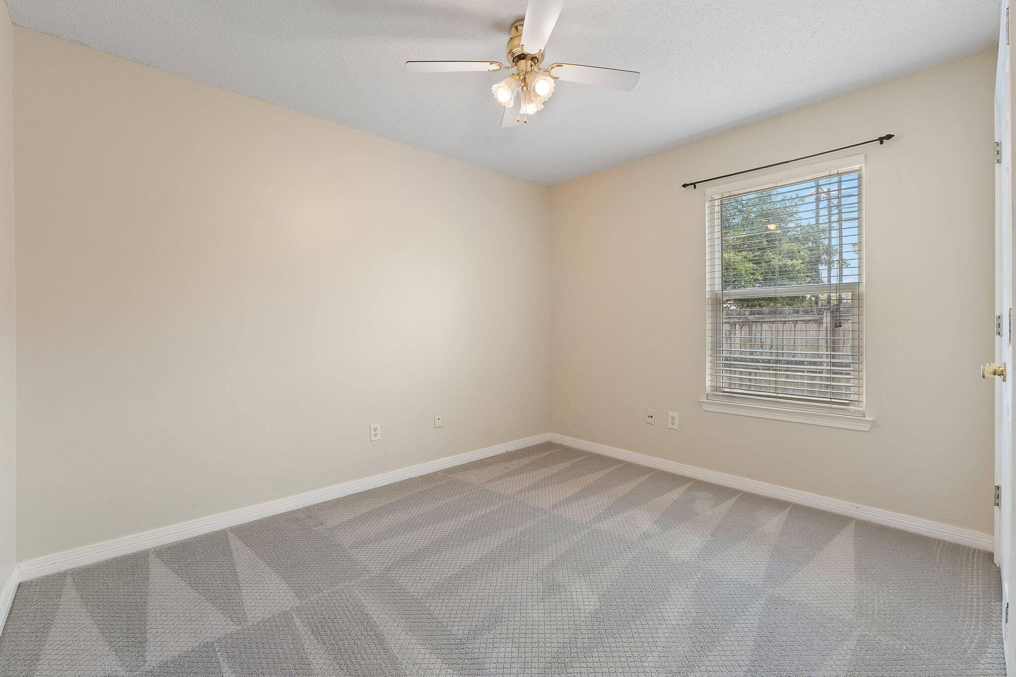 WEST NAVARRE - Residential