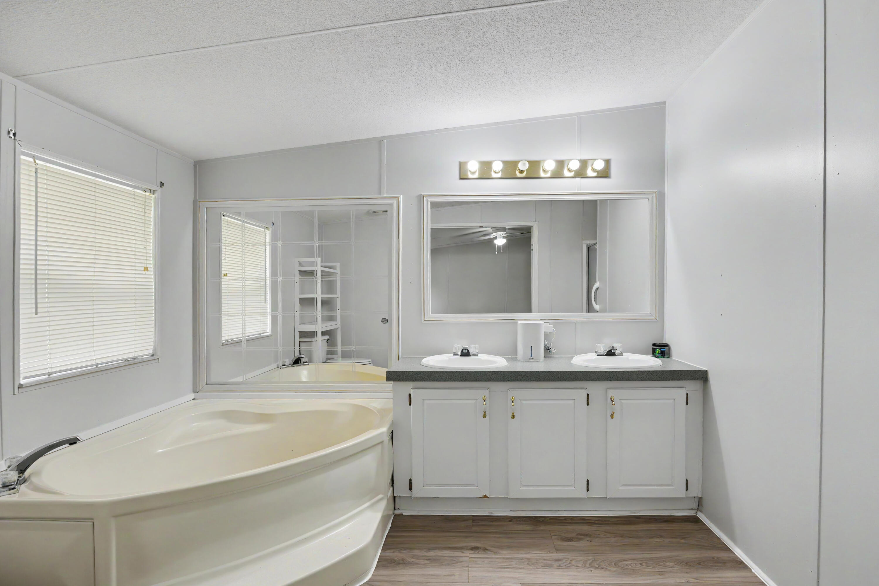 KING LAKE ESTATES - Residential
