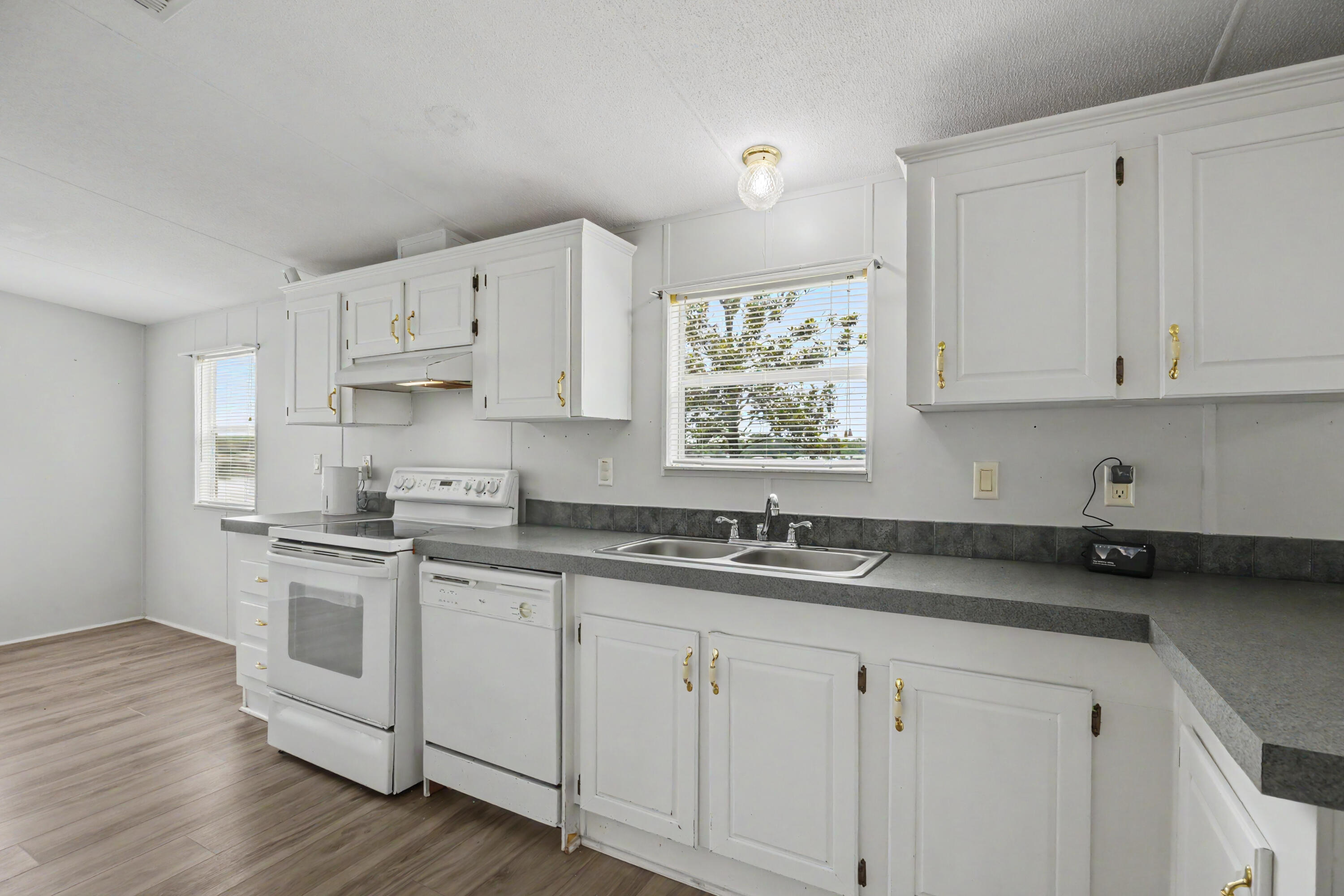 KING LAKE ESTATES - Residential