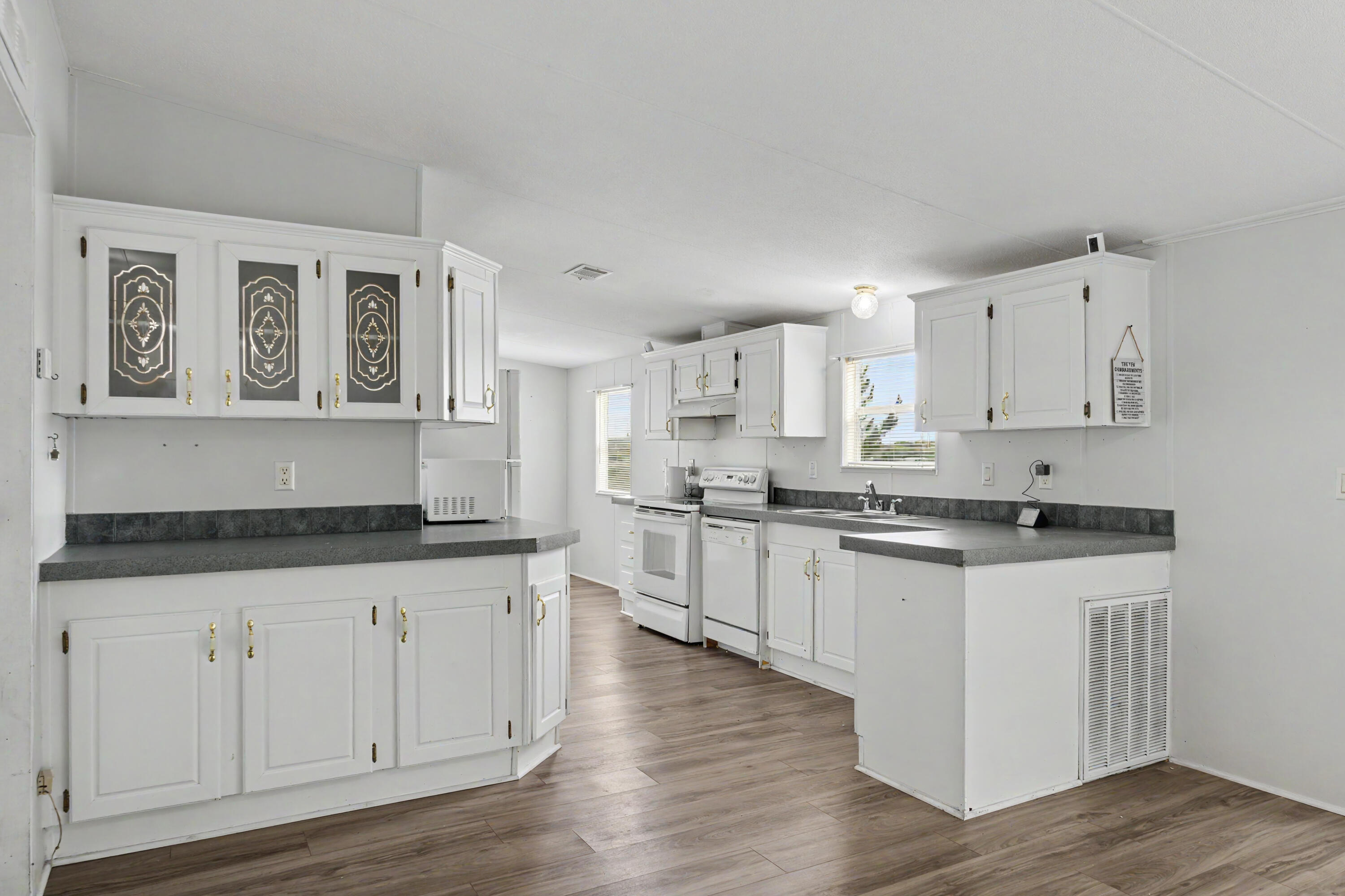 KING LAKE ESTATES - Residential