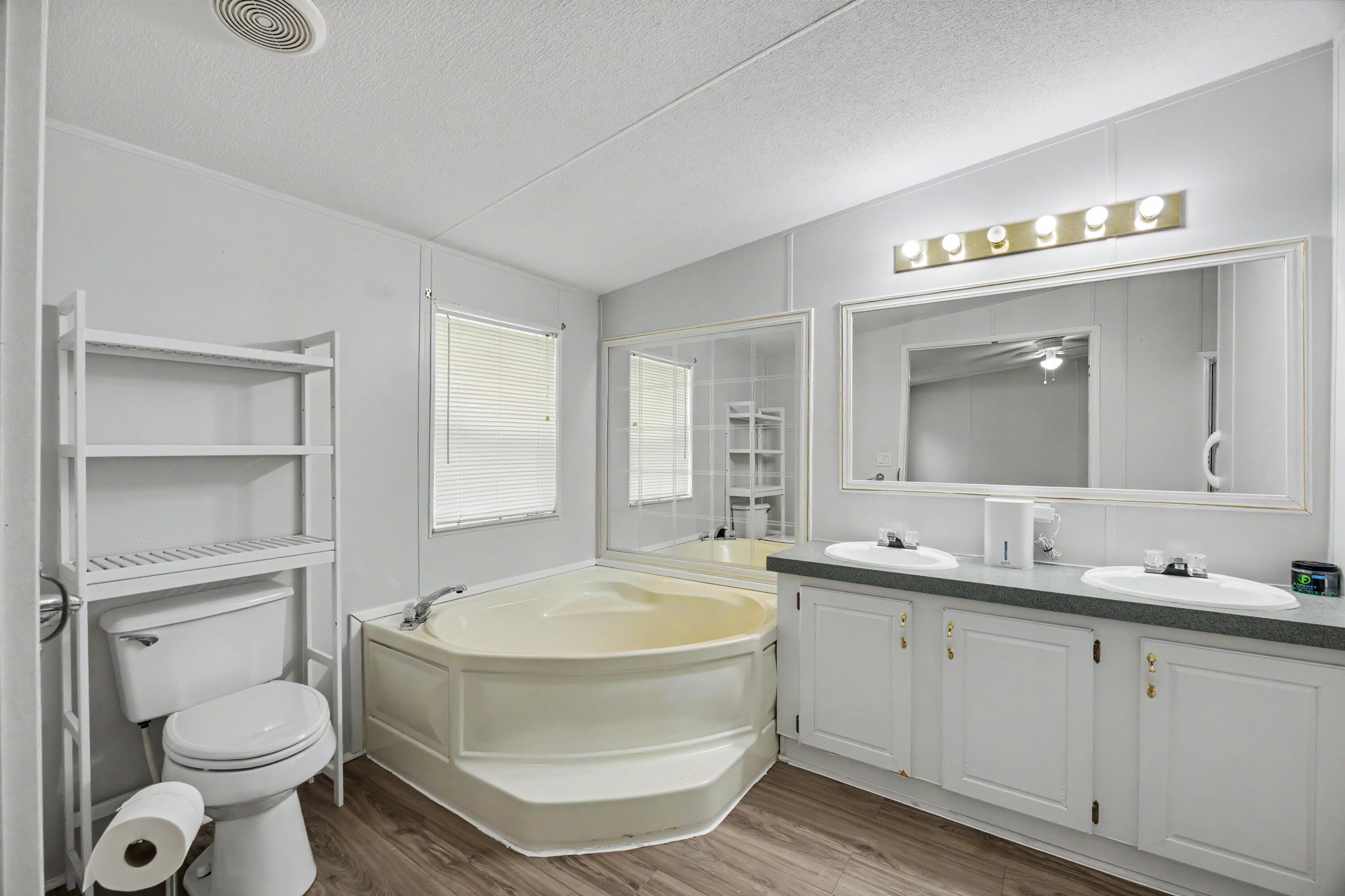 KING LAKE ESTATES - Residential