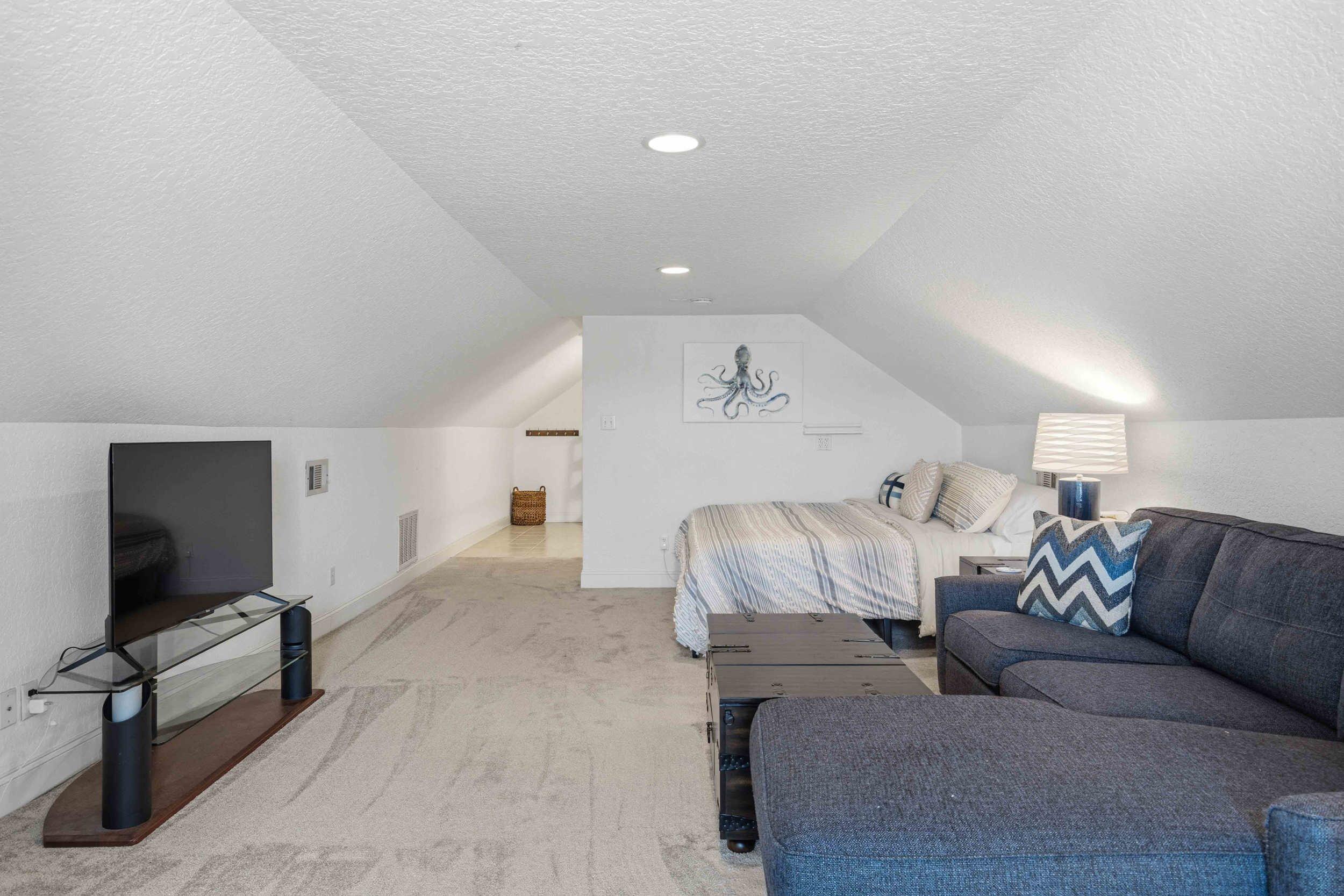 HIDDEN HARBOR ESTATES - Residential
