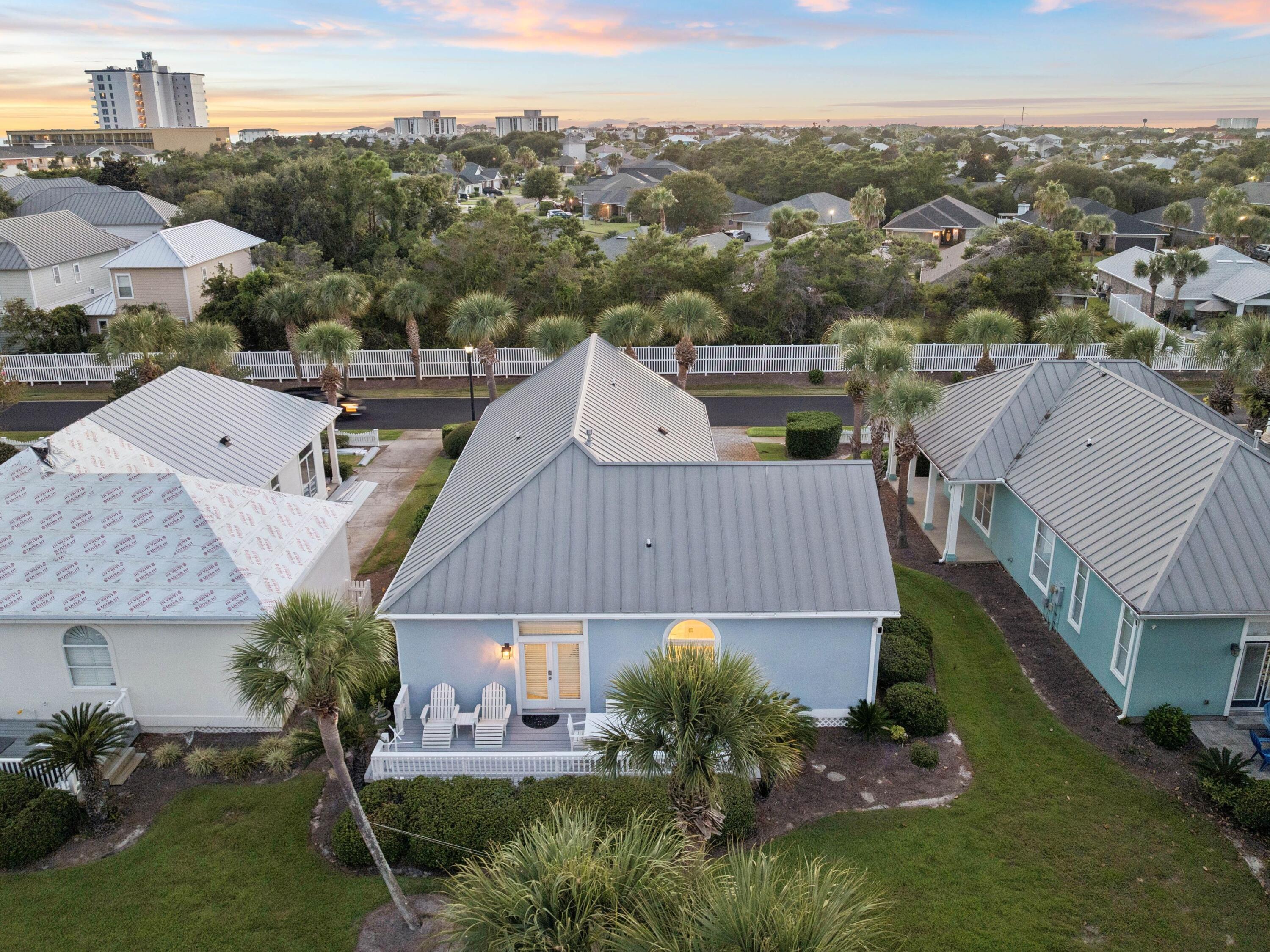 MARAVILLA COTTAGES - Residential