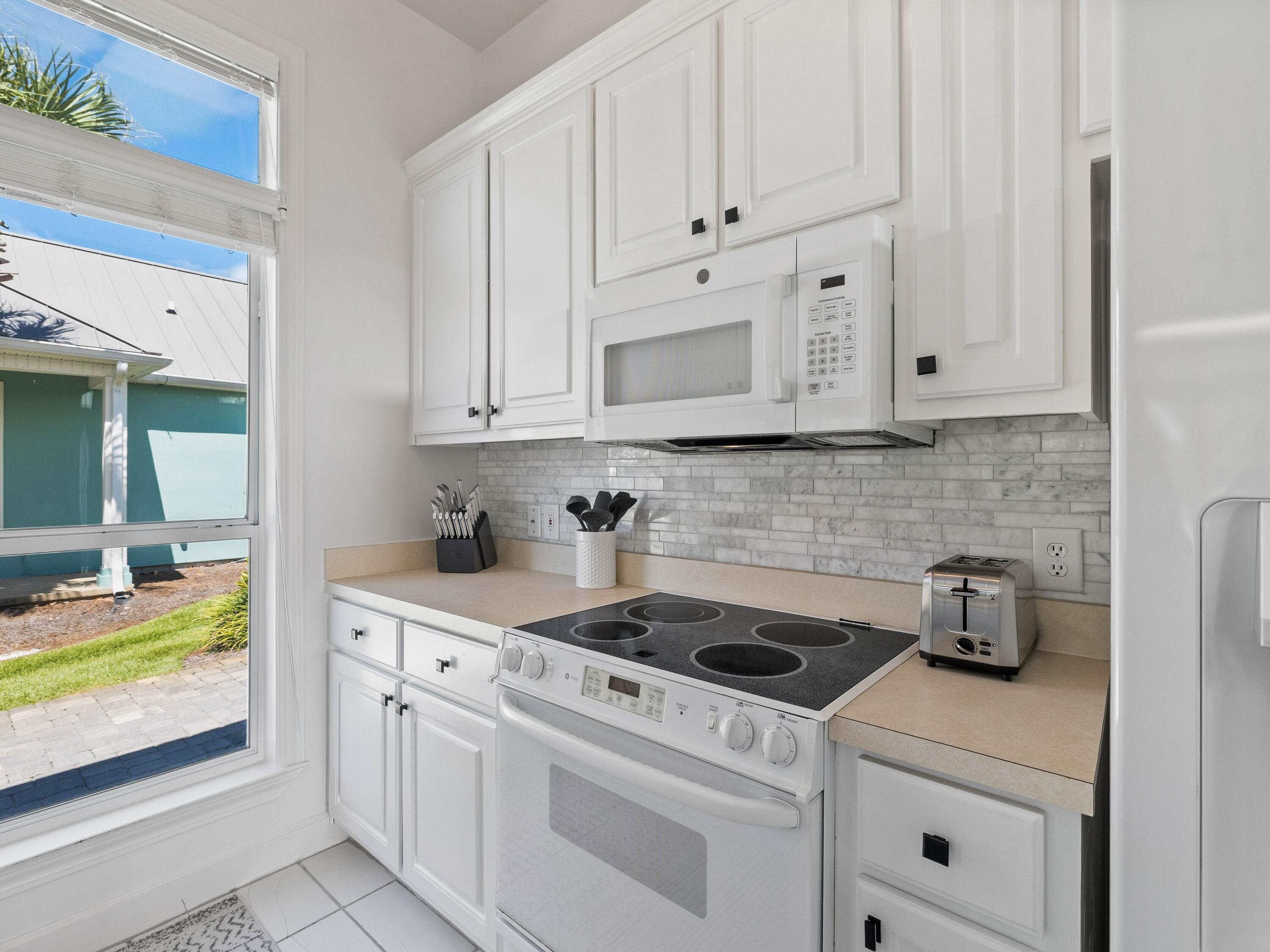 MARAVILLA COTTAGES - Residential