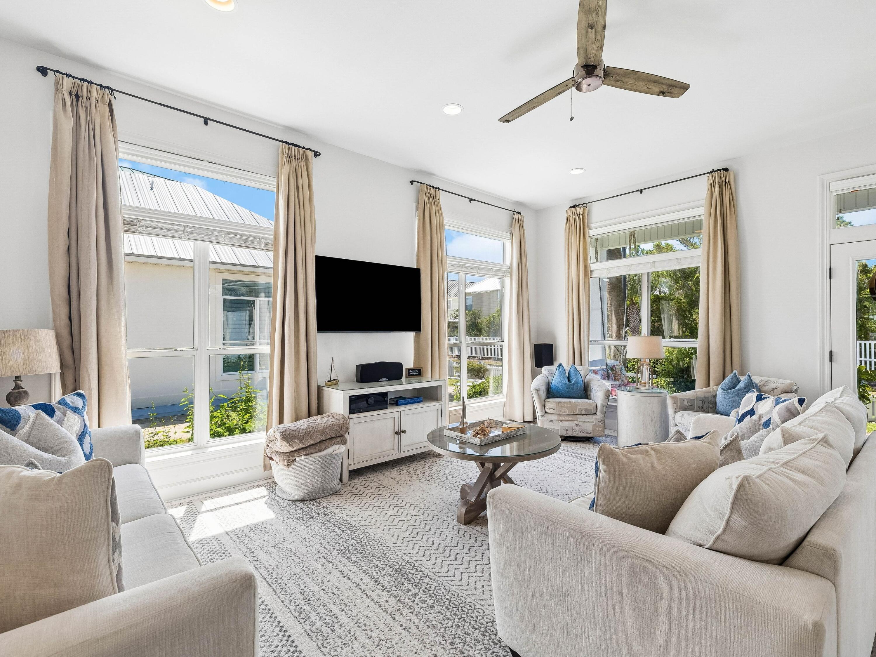MARAVILLA COTTAGES - Residential