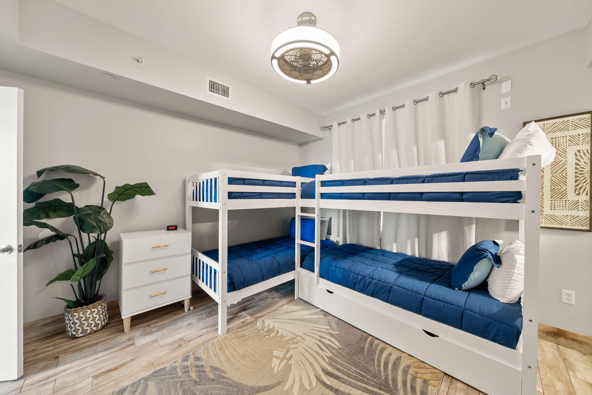AQUA CONDO - Residential