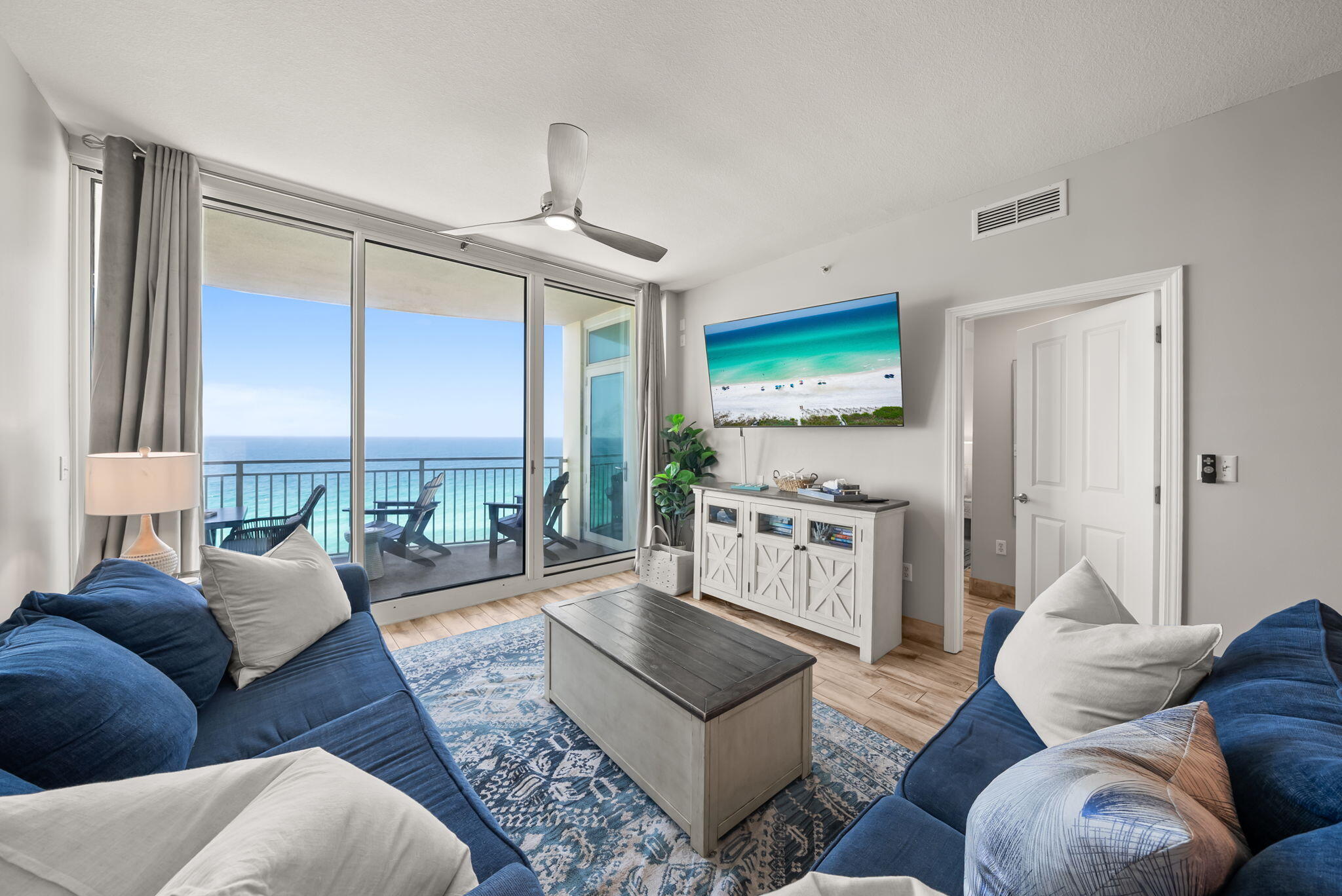AQUA CONDO - Residential
