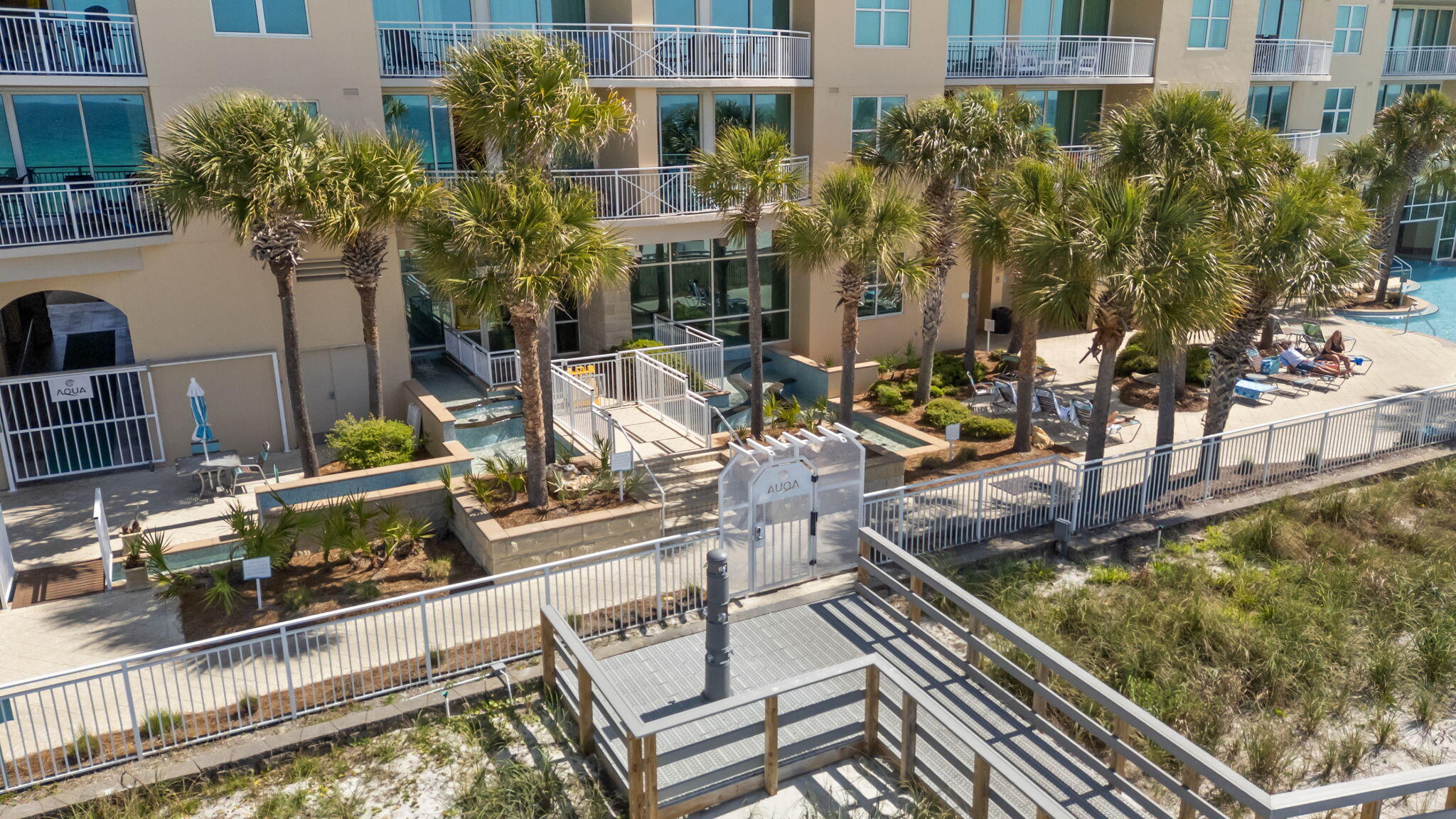 AQUA CONDO - Residential
