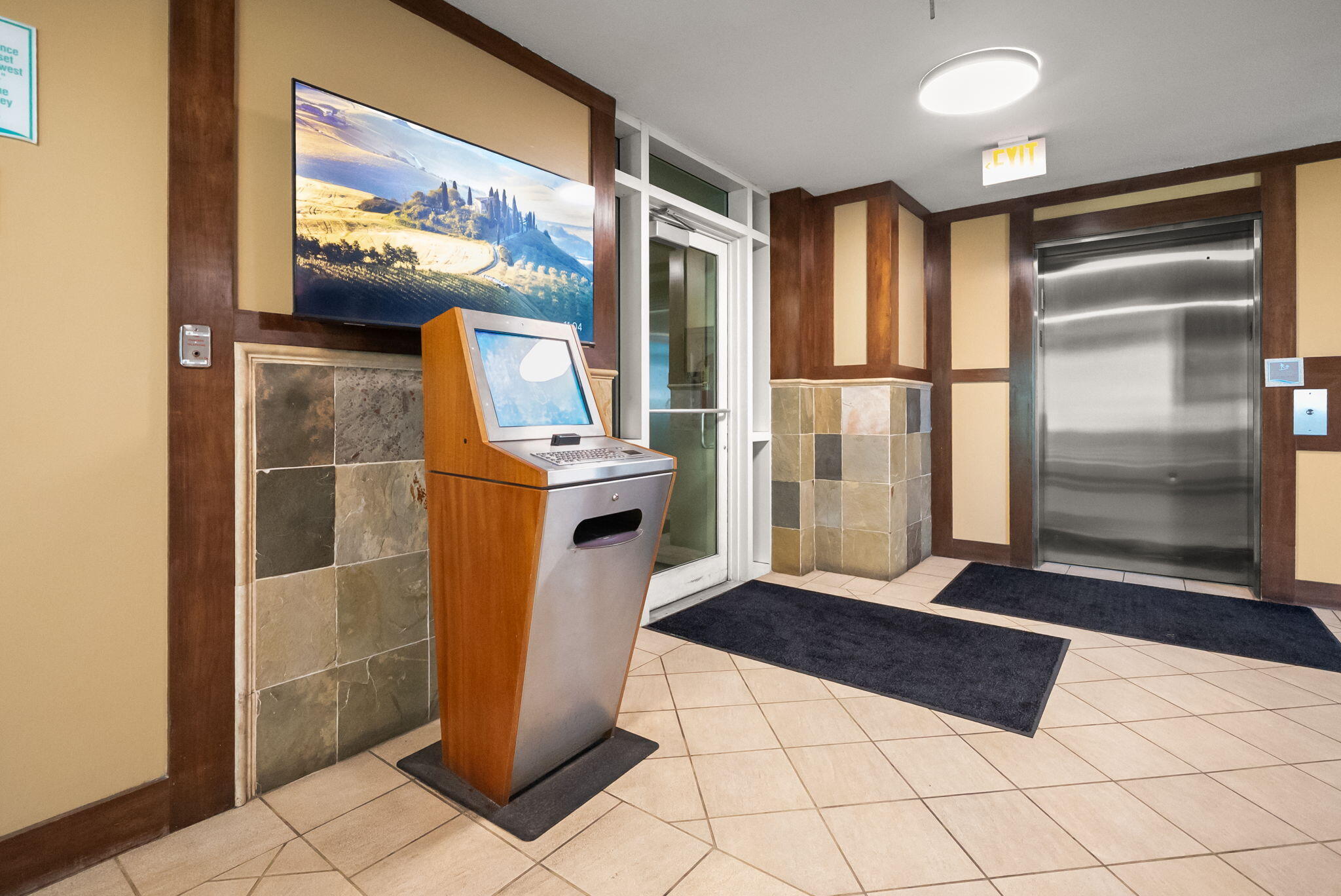AQUA CONDO - Residential
