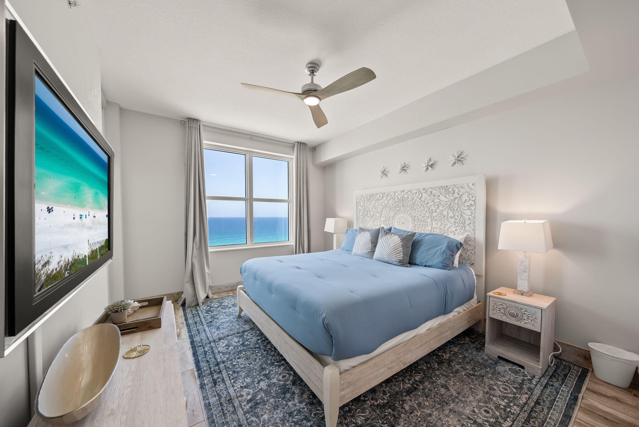 AQUA CONDO - Residential