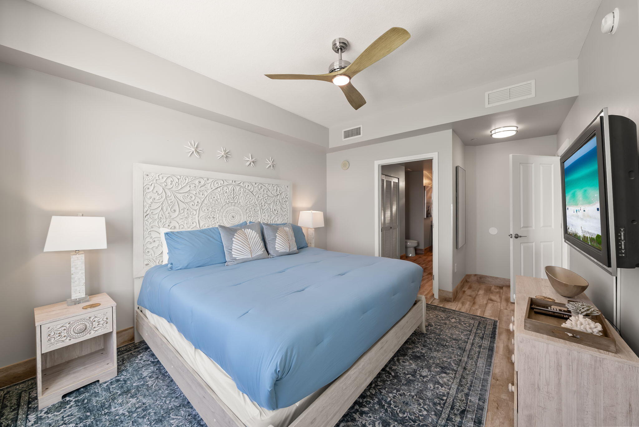 AQUA CONDO - Residential