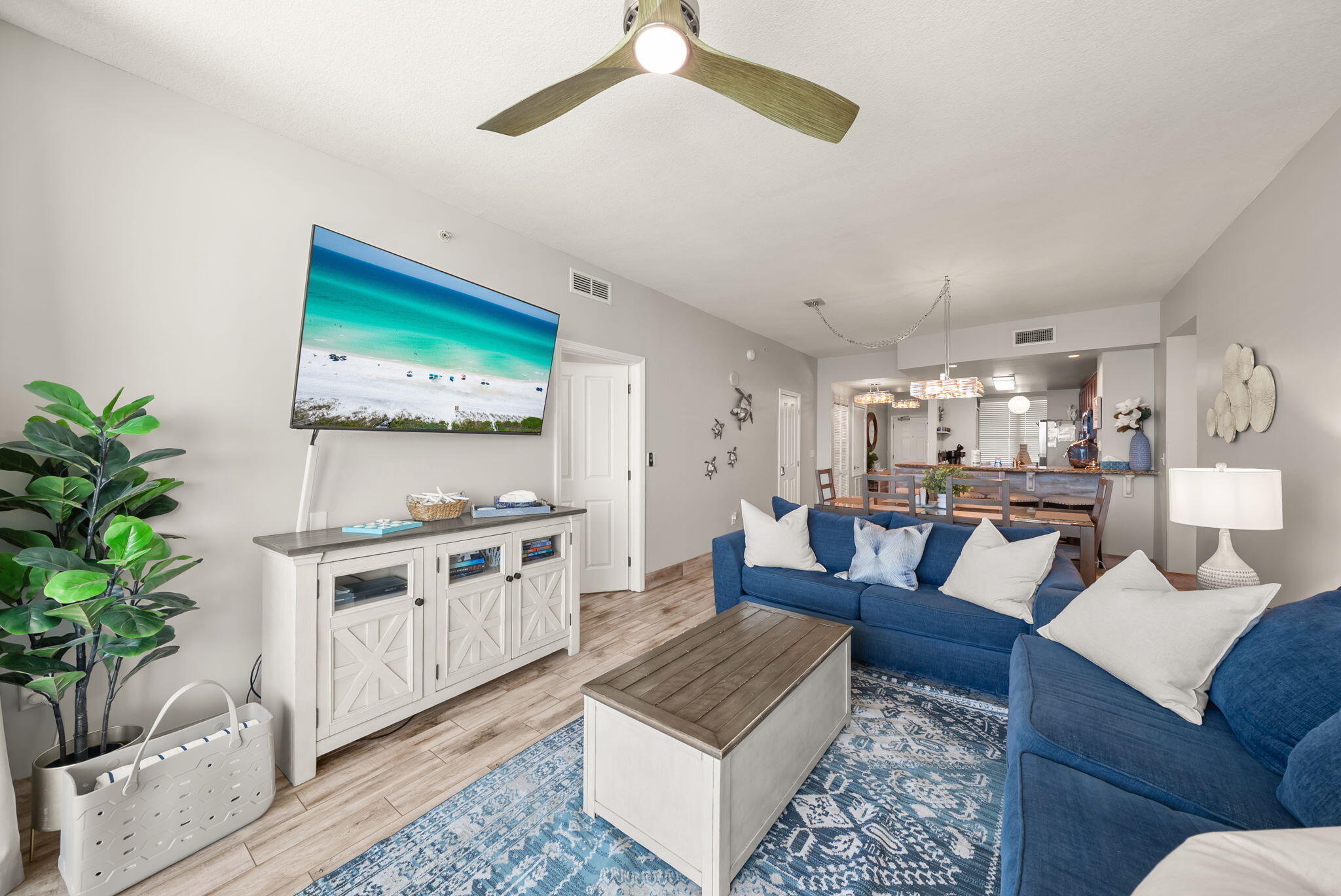 AQUA CONDO - Residential