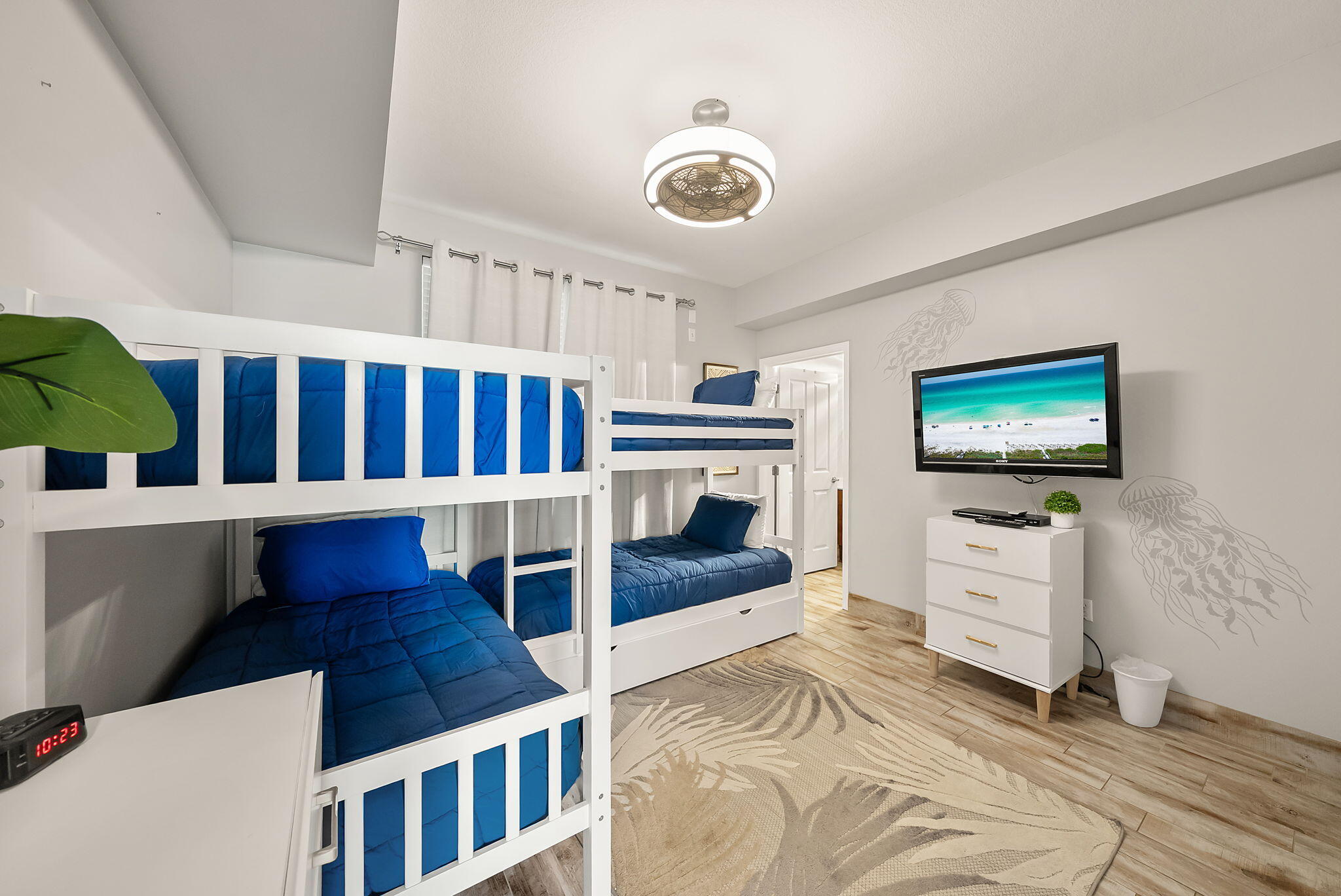 AQUA CONDO - Residential