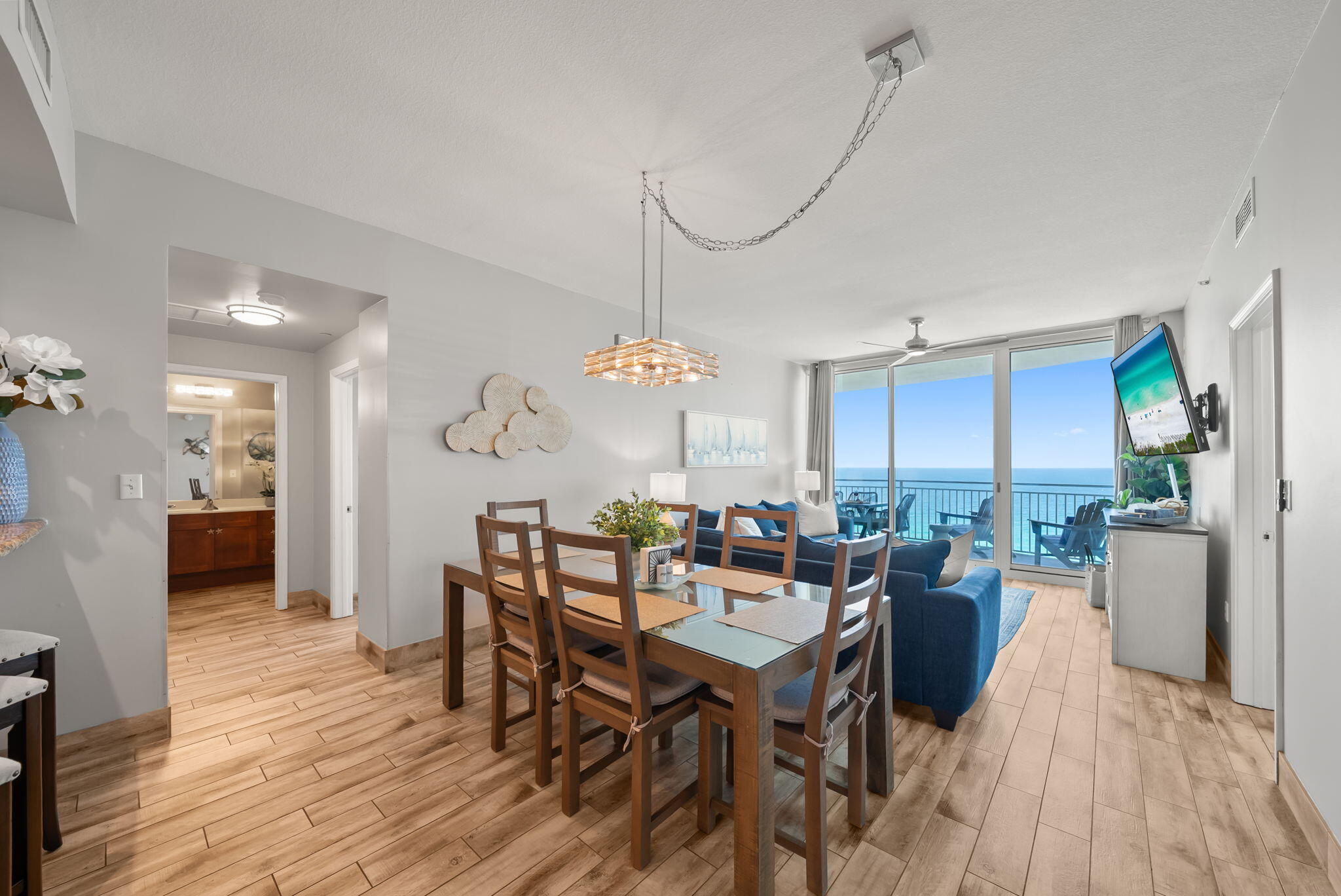 AQUA CONDO - Residential