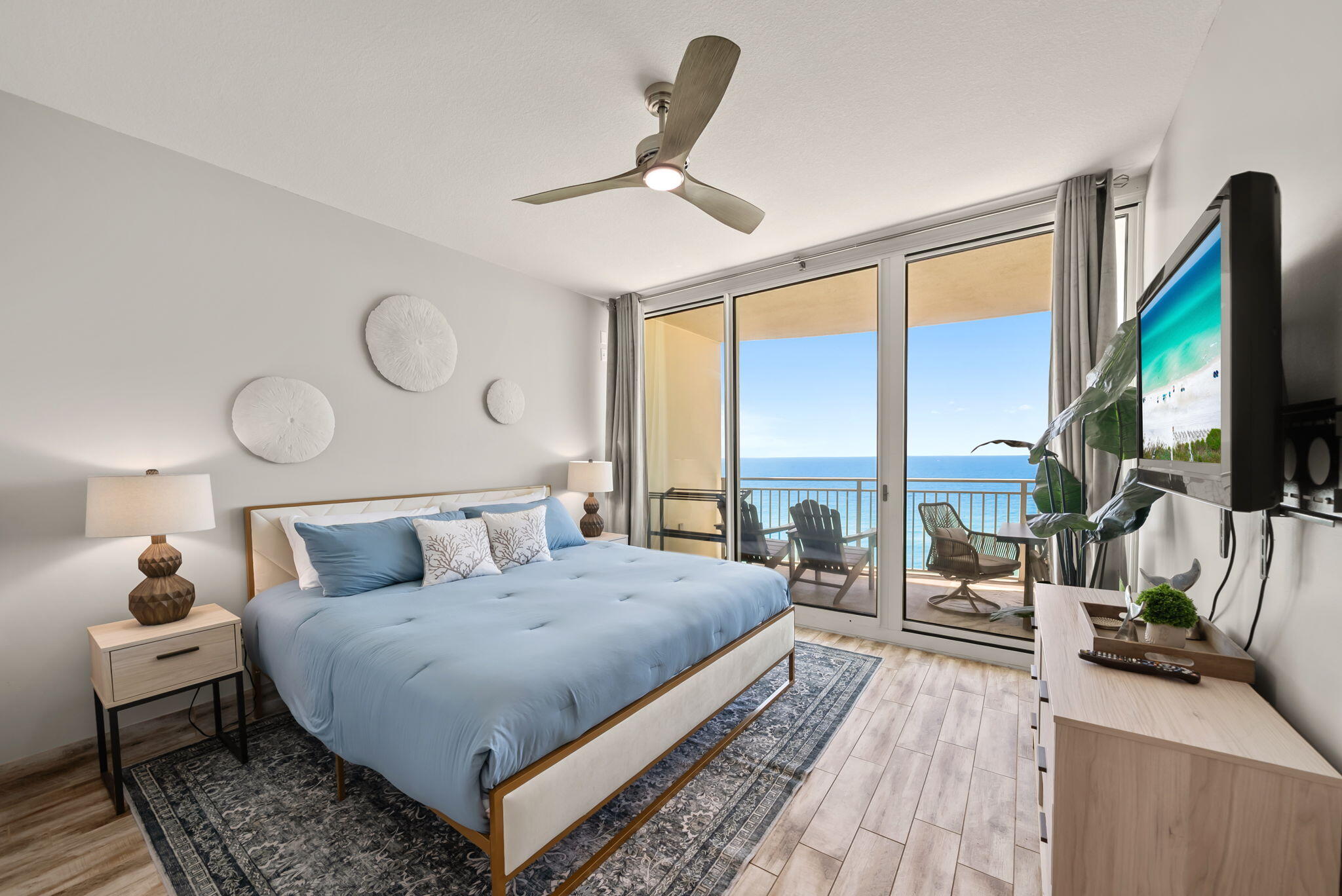 AQUA CONDO - Residential
