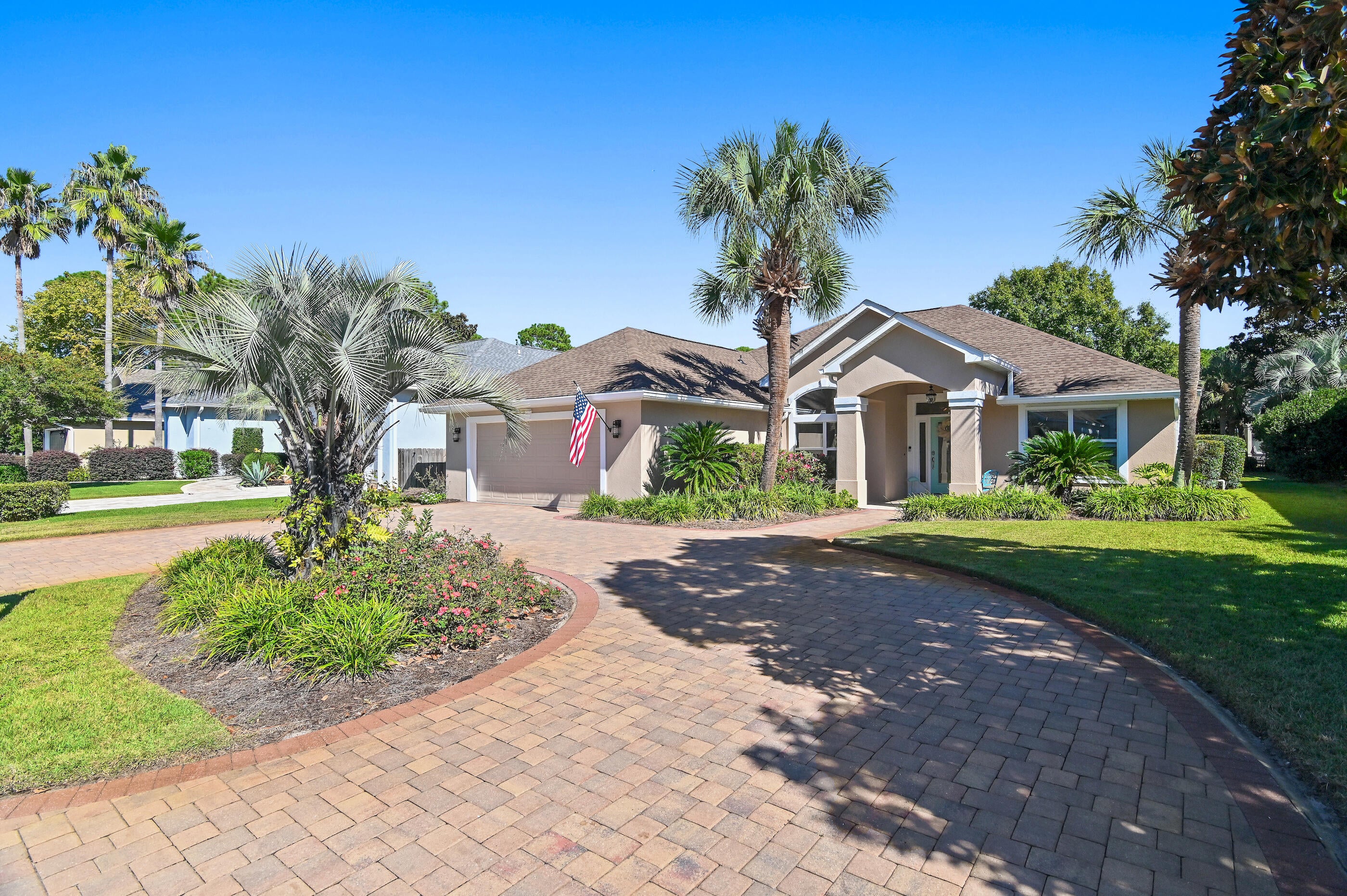 Emerald Lakes - Residential